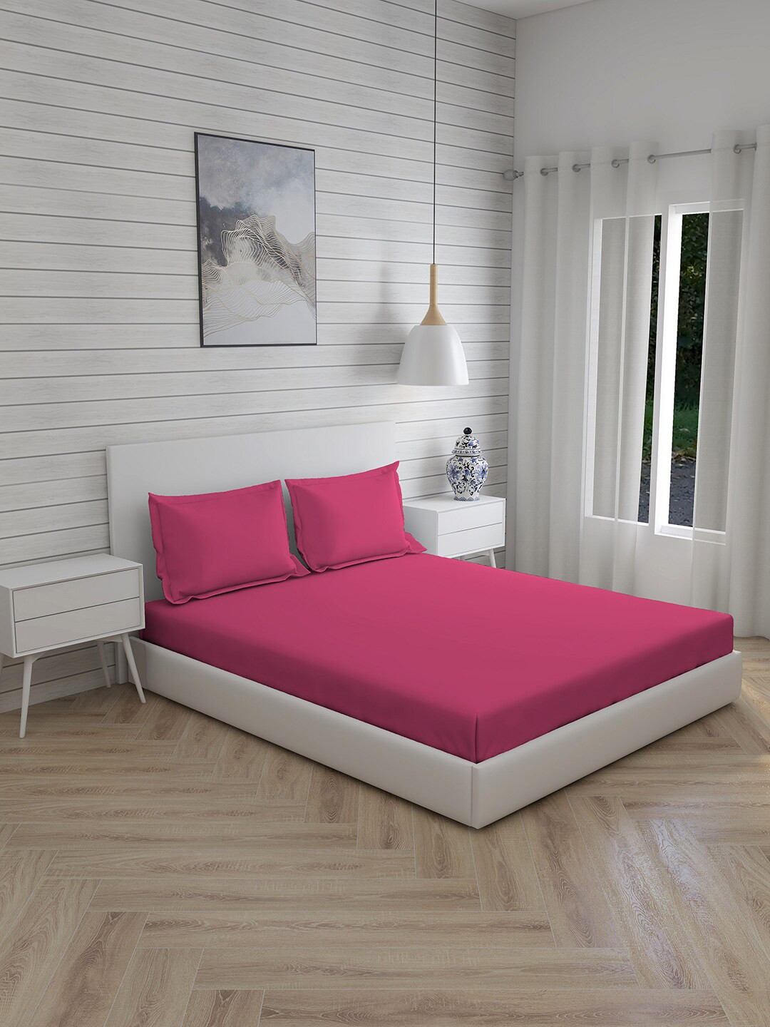 Layers Pink 144 TC King Bedsheet with 2 Pillow Covers