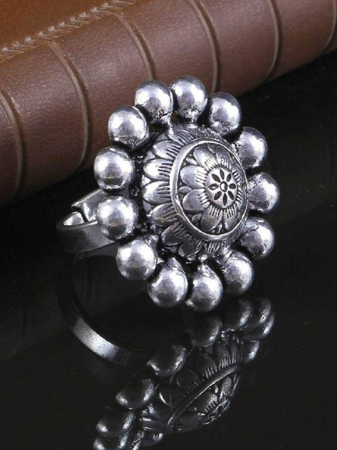 EL REGALO Silver-Toned Finger Ring