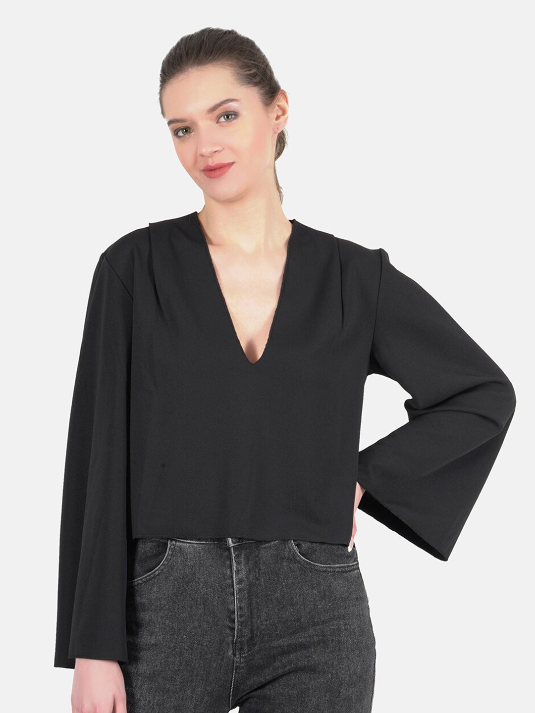 KLAS NOBL Women Black Solid Crop Top