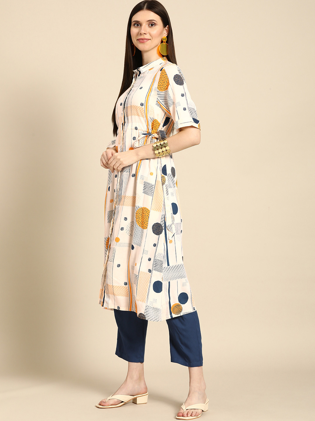 Anouk Women White Quirky Printed Shirt-Collar  Cotton Kurta with Trousers