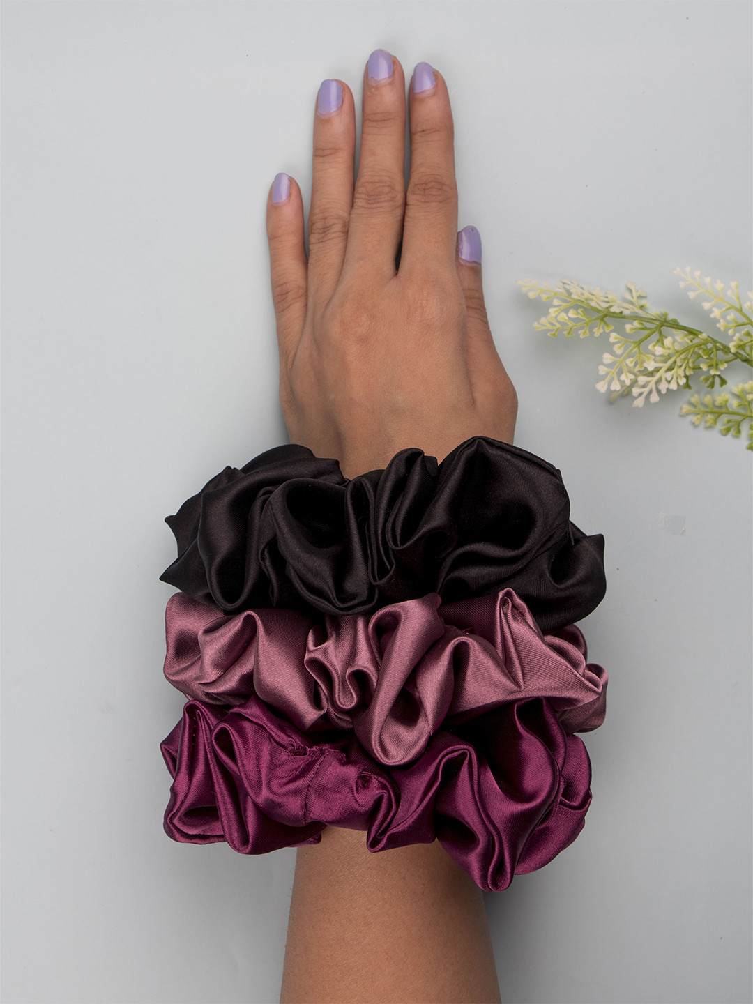 Arendelle Women Set of 3 Black & Violet Lace Ponytail Holders