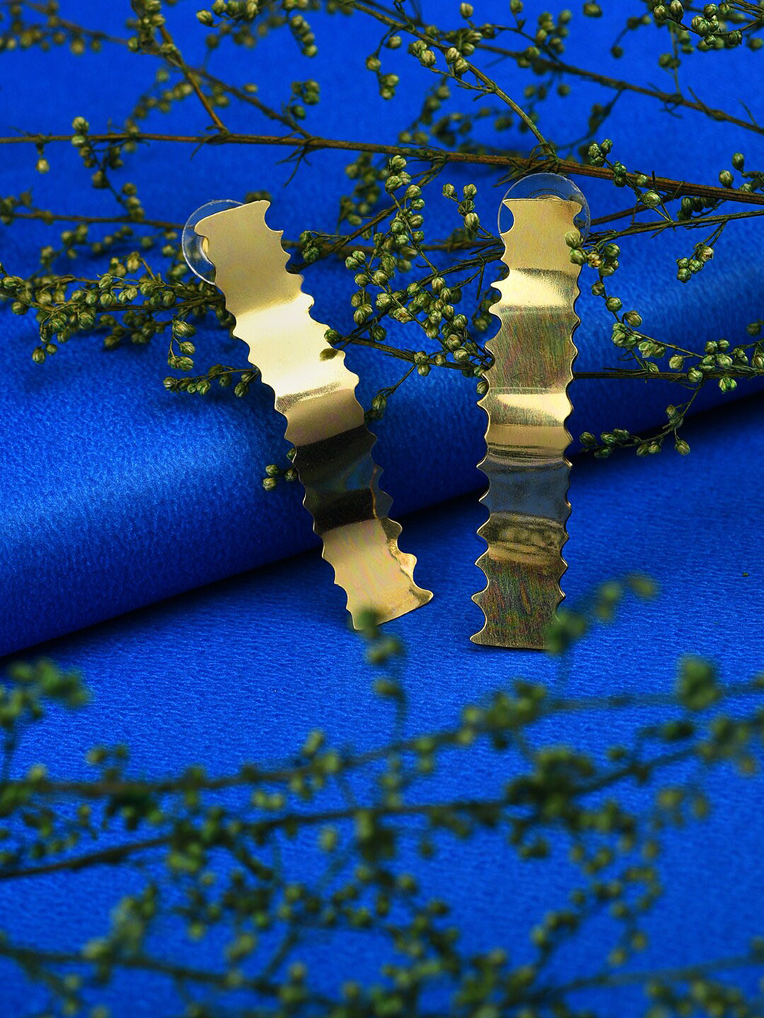 SOHI Gold-Plated Contemporary Drop Earrings