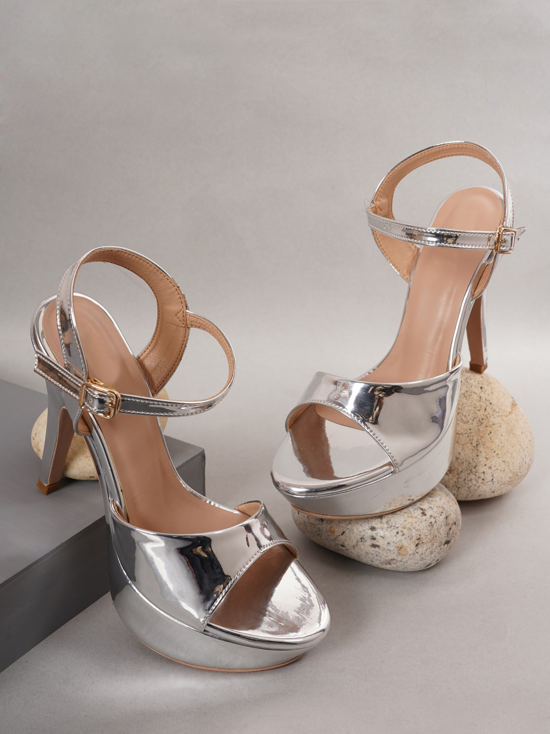 Rubeezz Silver-Toned Solid Heels