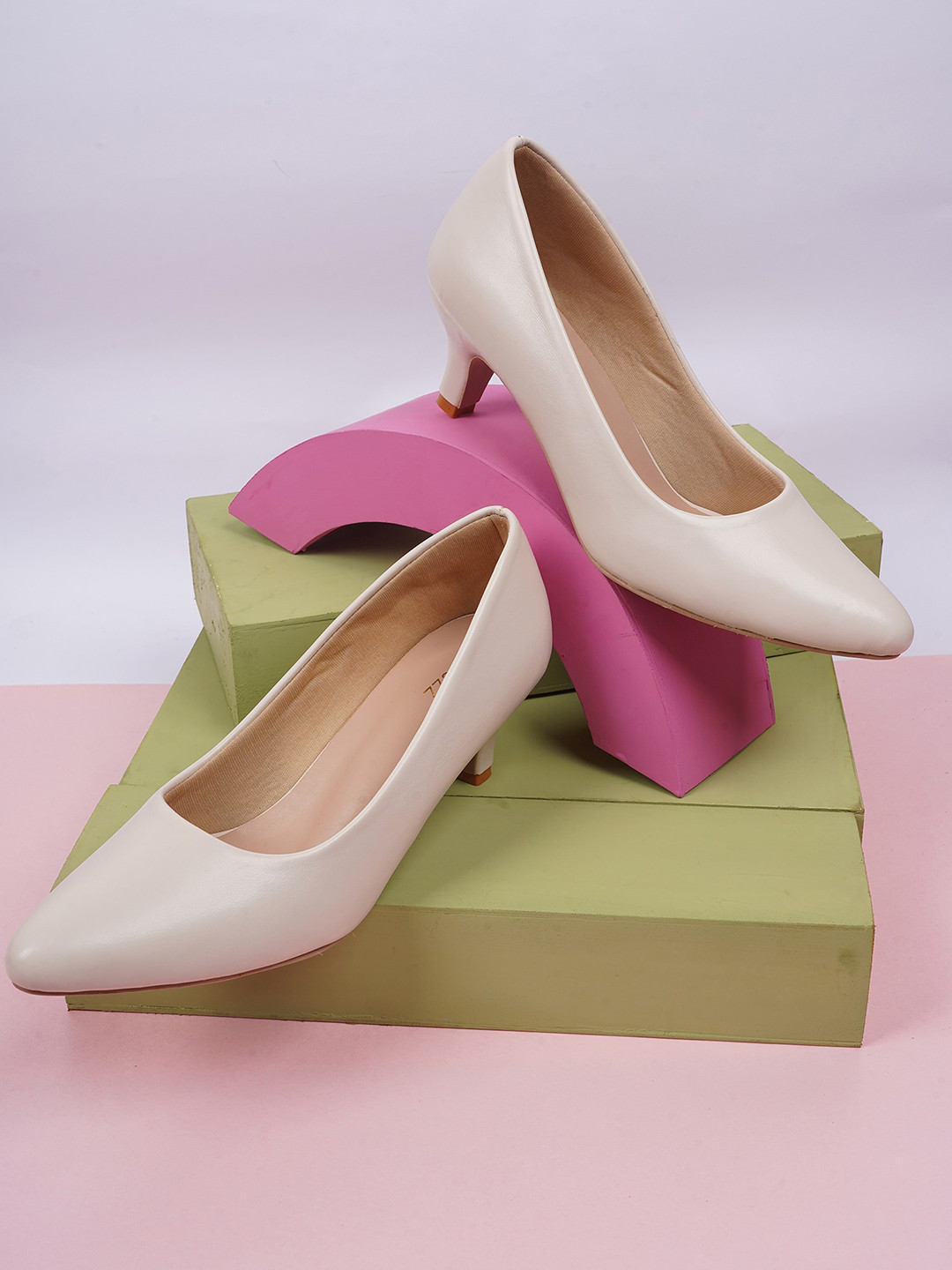 Rubeezz Cream-Coloured Party Kitten Pumps