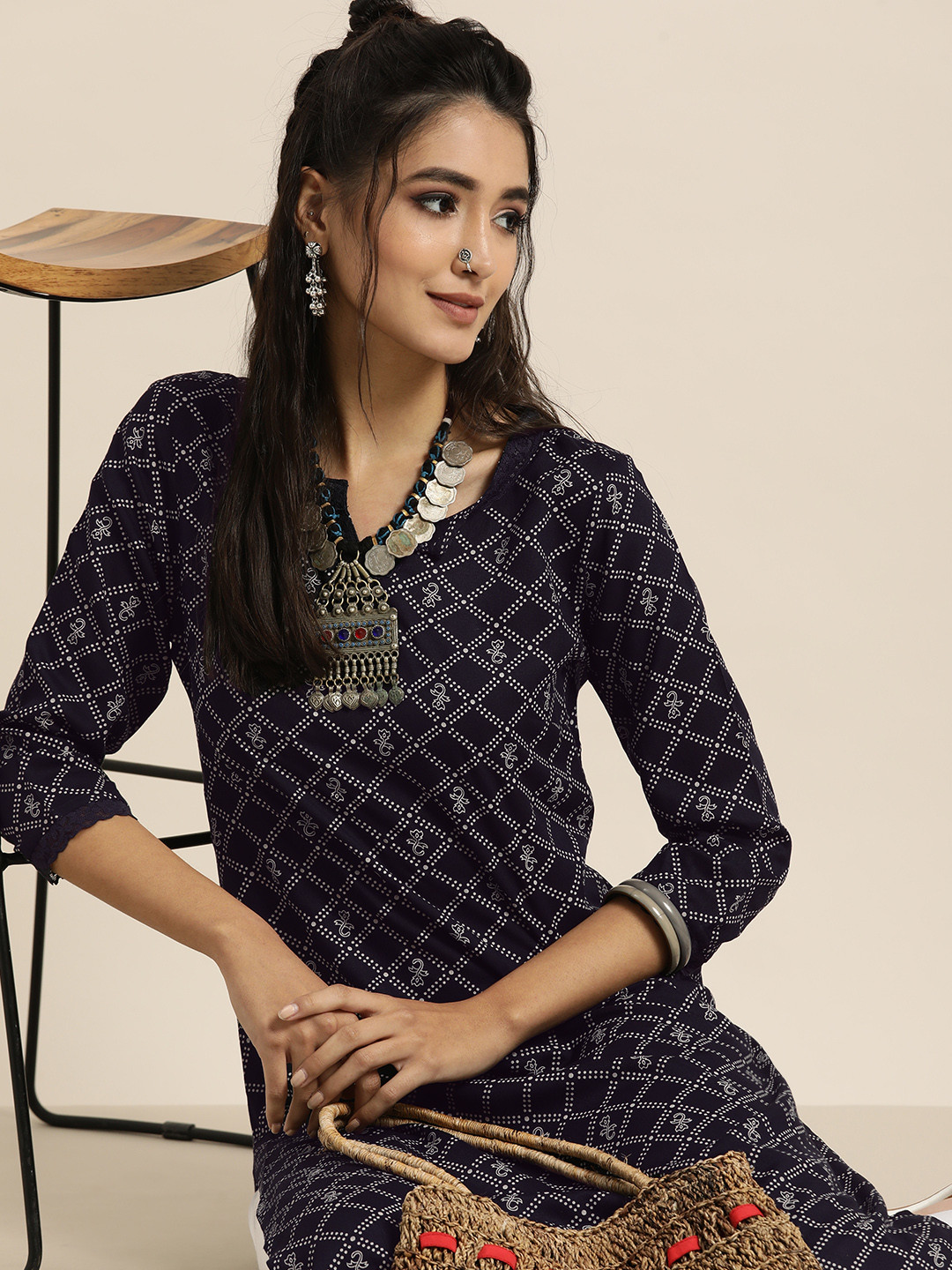 Sangria Women Navy Blue & White Screen Ethnic Motifs Print Kurta with Trousers