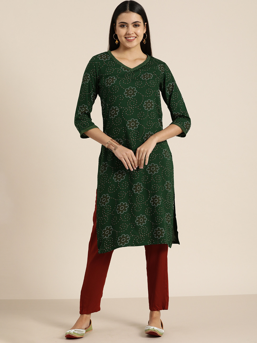 Sangria Women Green & Maroon Ethnic Motifs Printed Kurta with Trousers