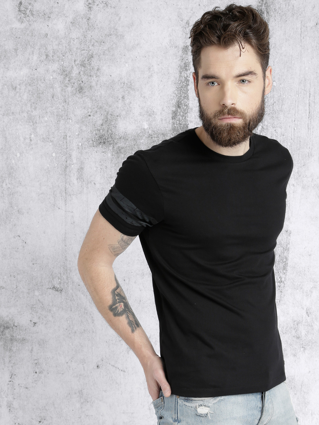 Roadster Men Black Round Neck Cotton T-shirt with Striped Sleeves