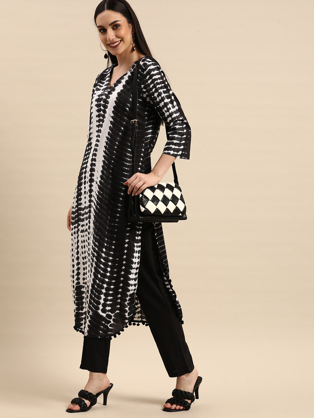 Anouk Women Black & White Tie n Dye V Neck  Cotton Kurta