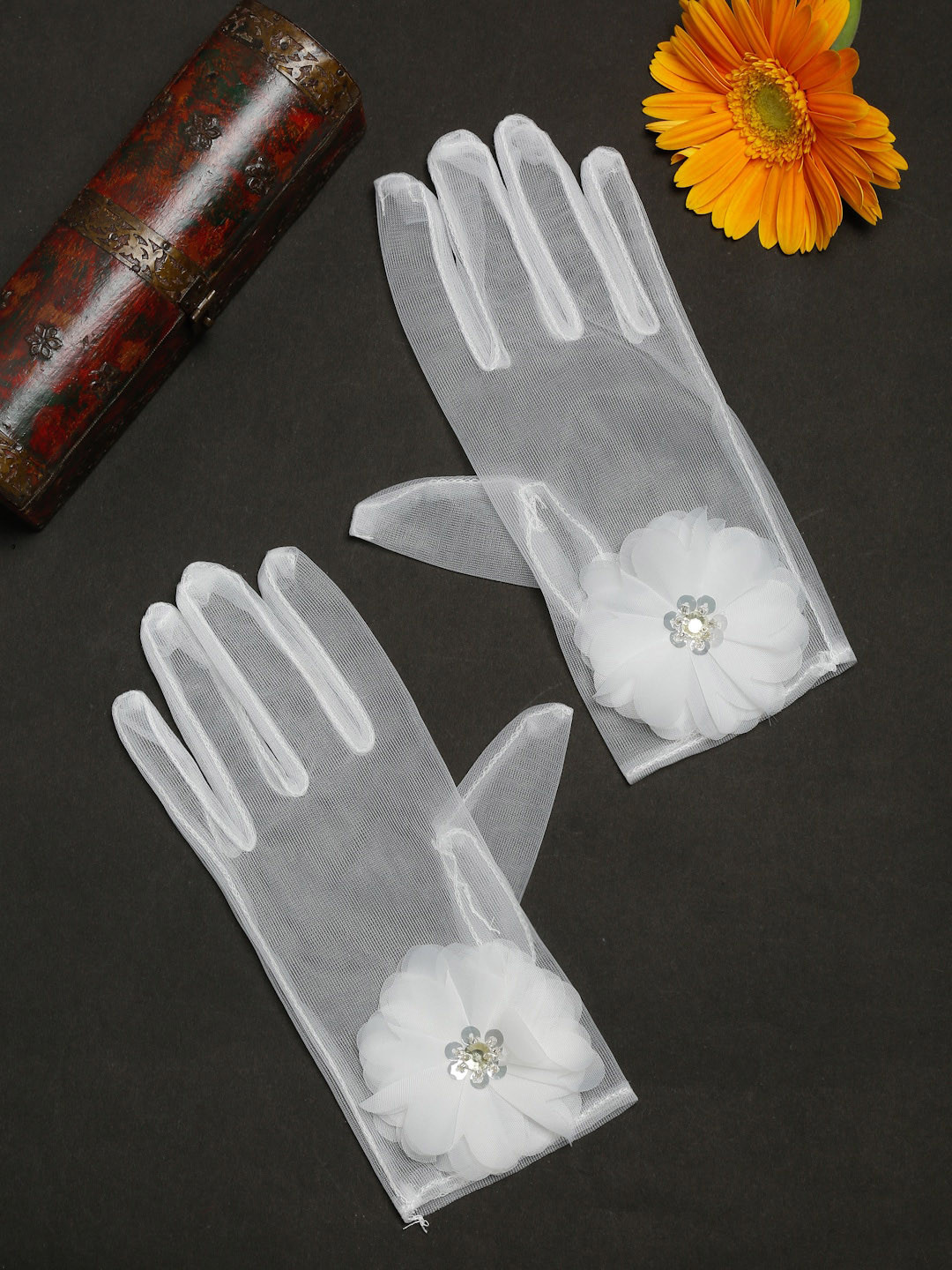TIPY TIPY TAP Women White Flower Finger Gloves