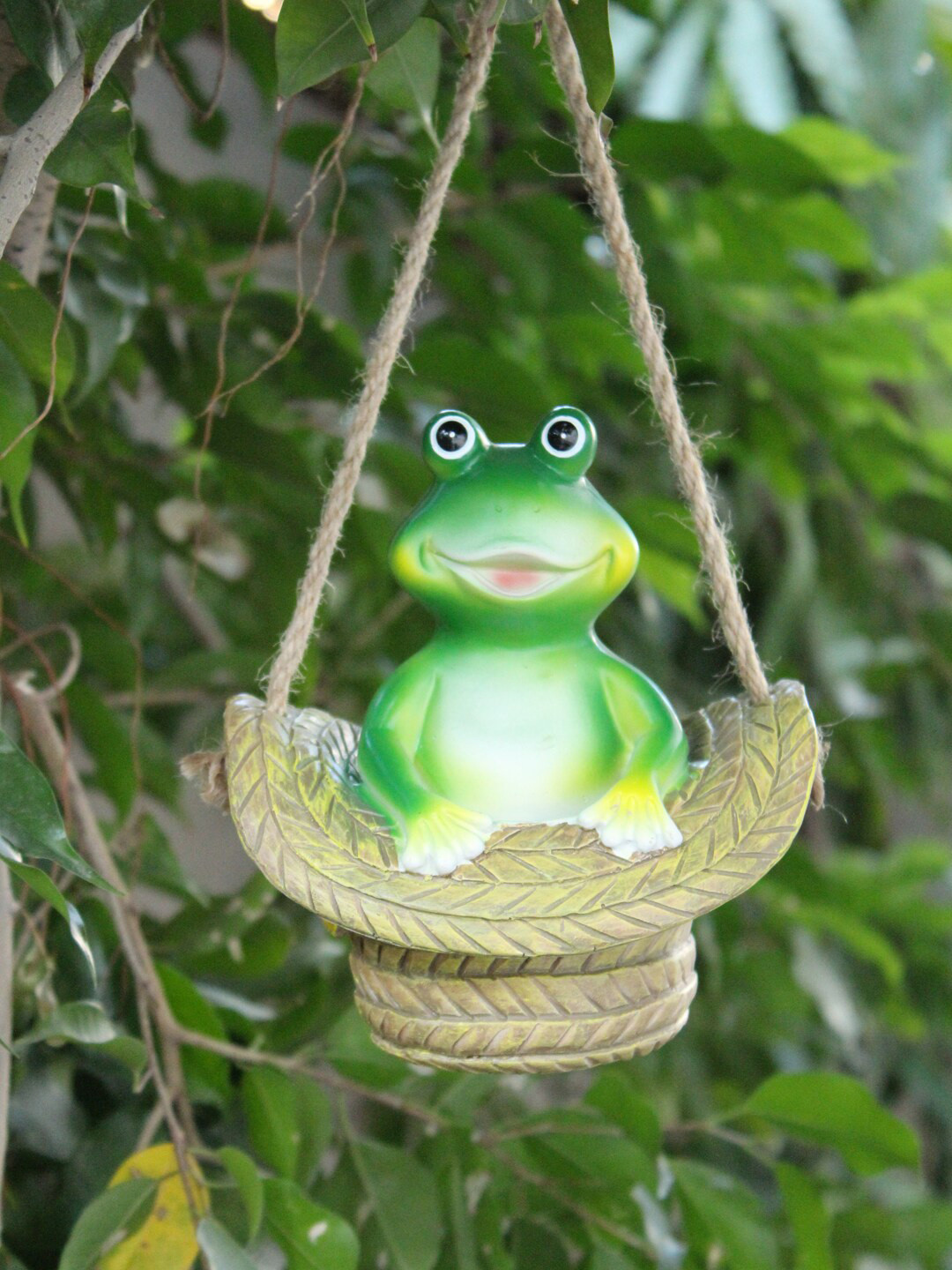 Wonderland Green Frog In Hat Hanging Garden Accessory