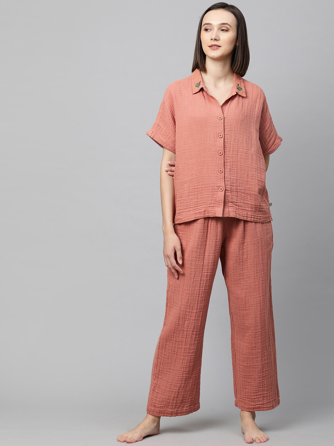 Chemistry Women Rose Solid Crinkle Pure Cotton Night Suit