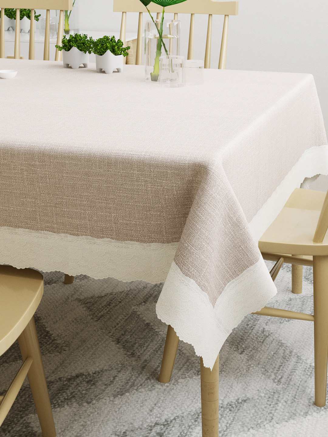 DREAM WEAVERZ Lavender & White 6-Seater Table Covers