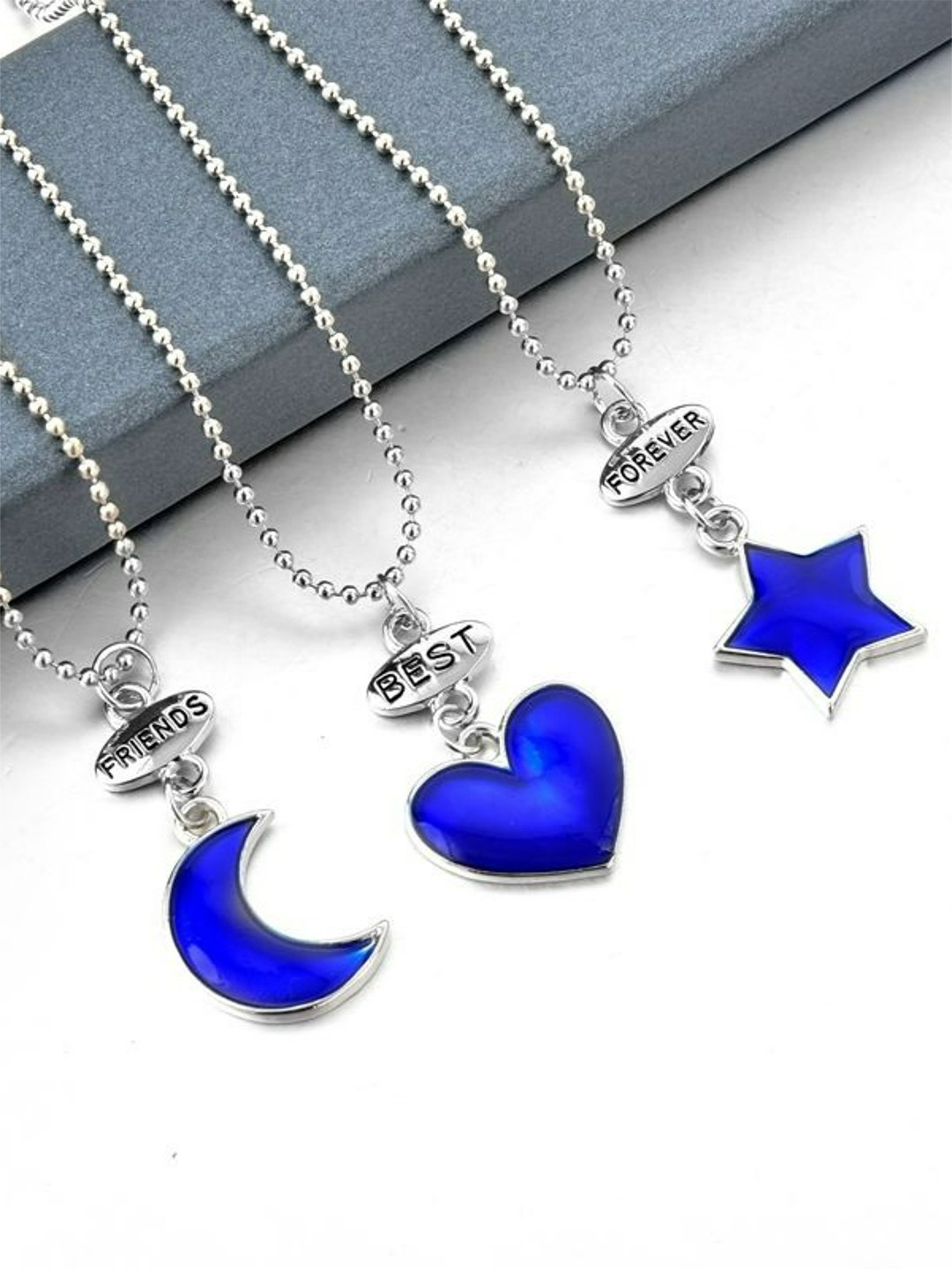 EL REGALO Silver-Toned & Blue Minimal Alloy Chain