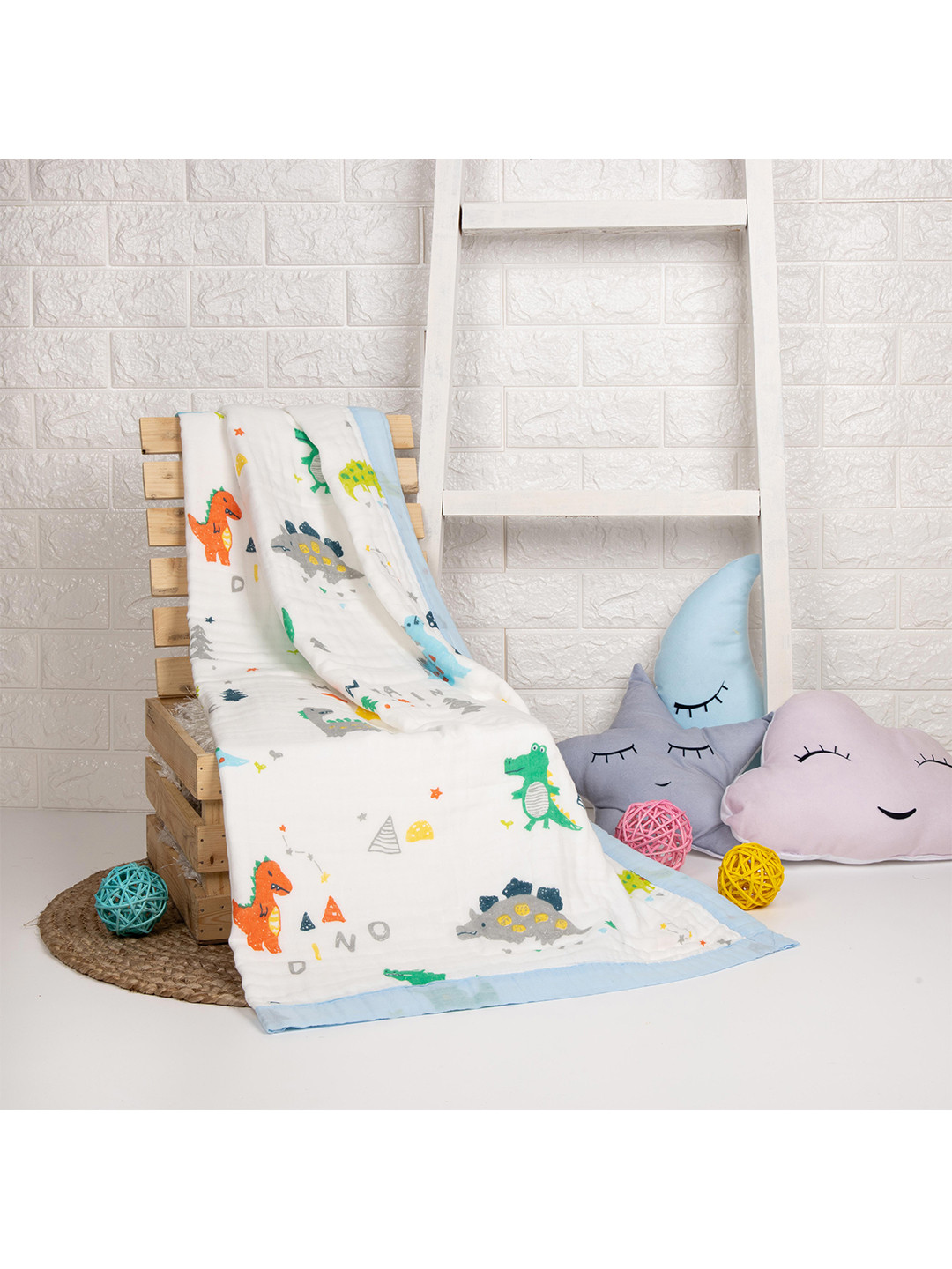 KICKS & CRAWL White & Green Printed Pure Cotton Mild Winter 150 GSM Single Bed Blanket