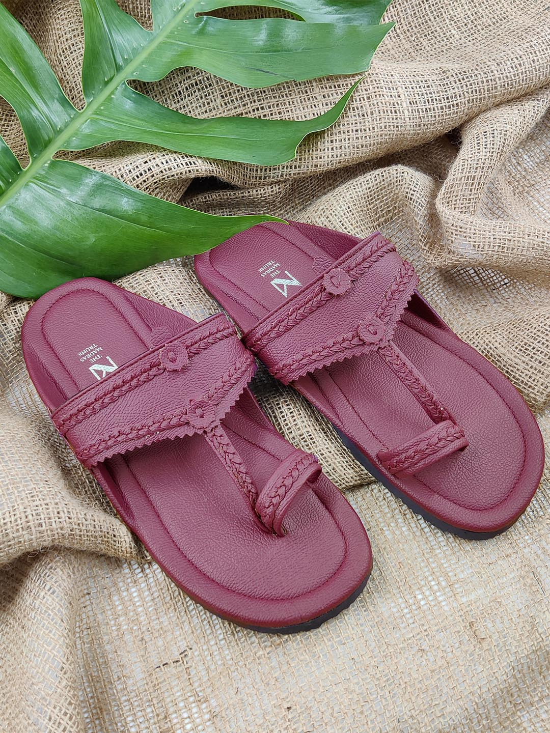 THE MADRAS TRUNK Men Purple Woven Design Kolhapuri One Toe Flats