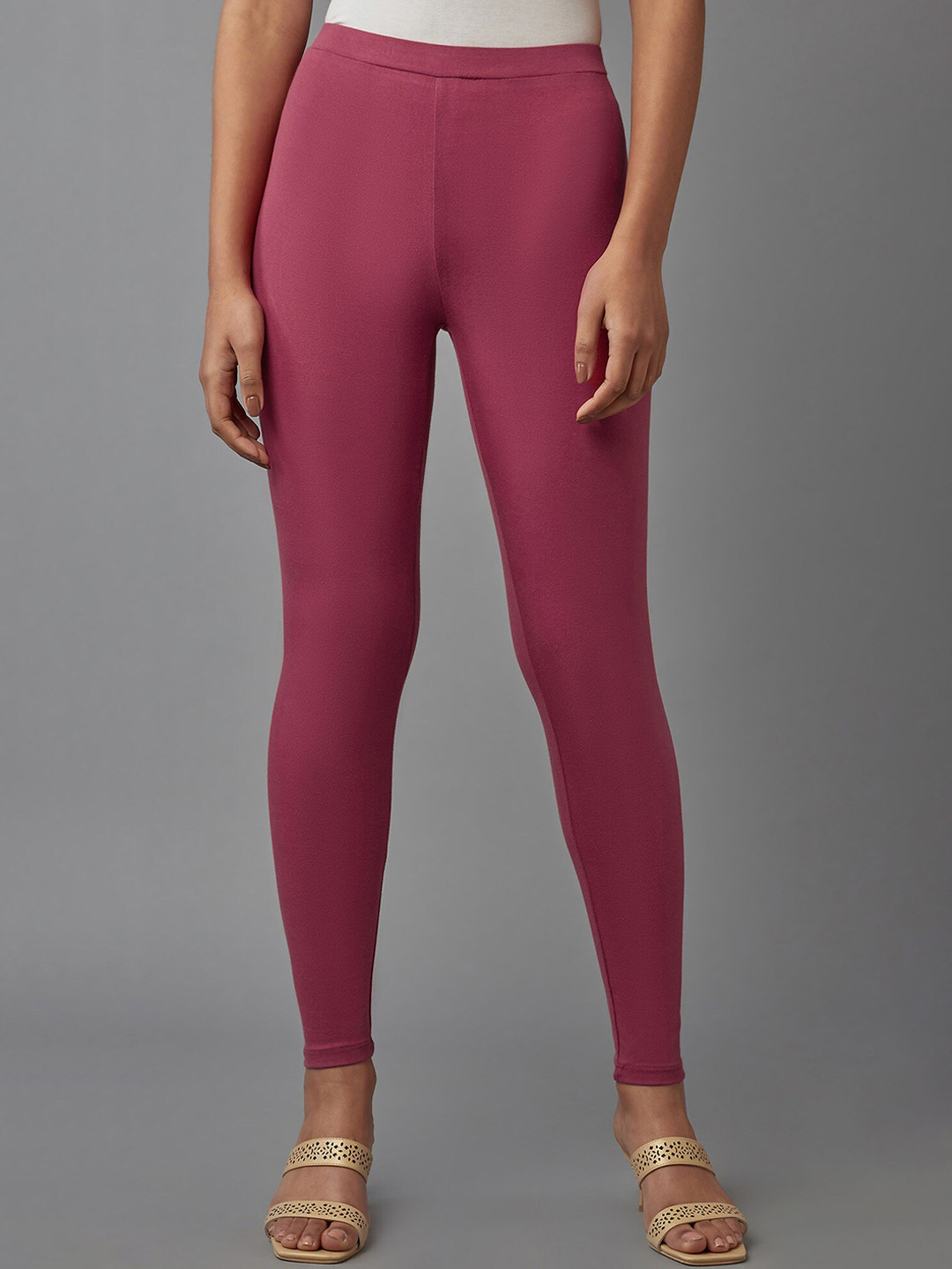 W Women Dark Red Cotton Solid Leggings