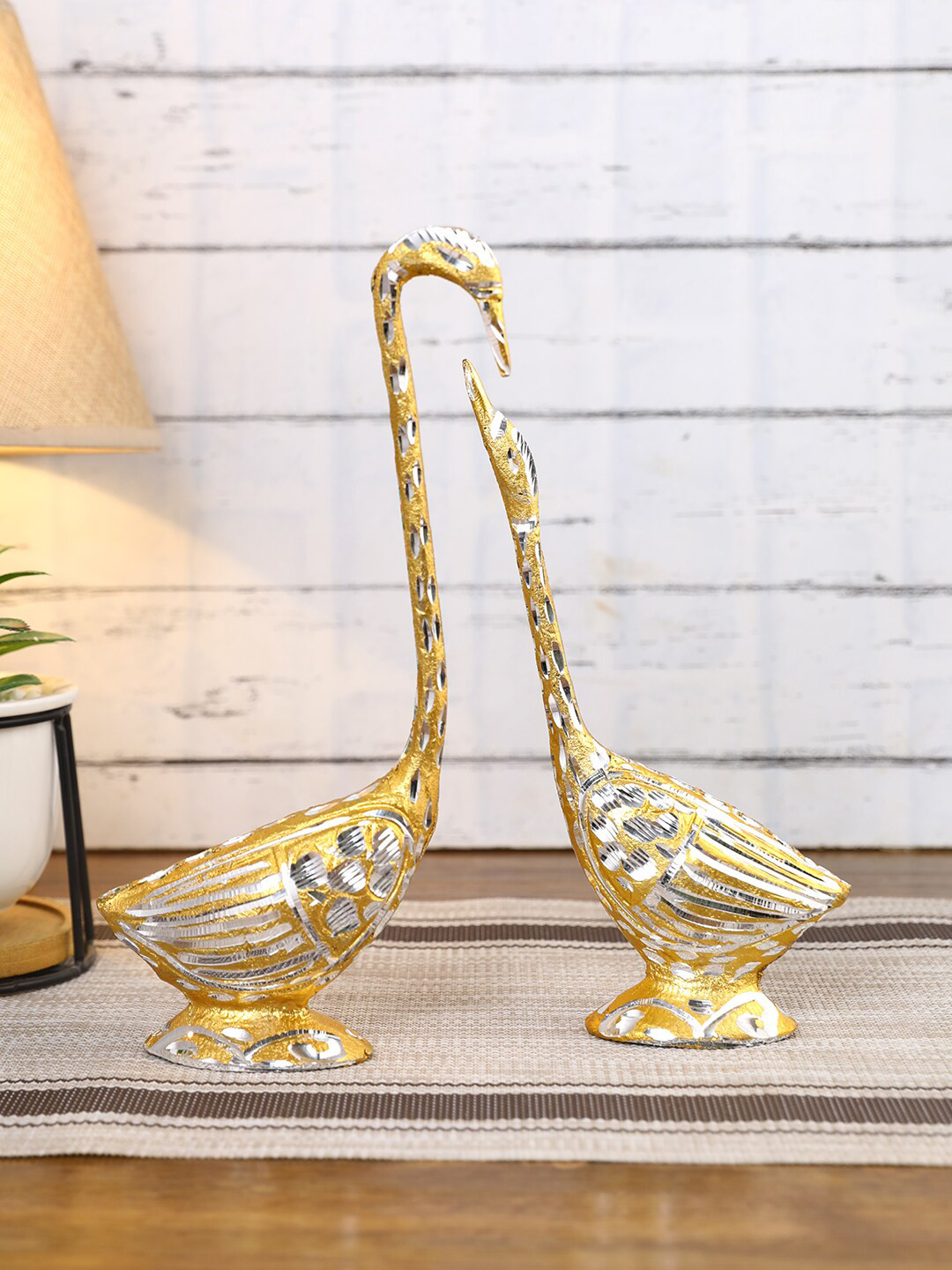 CraftVatika Kissing Duck Swan Love Couple Gold Metal Metallic Garden Set of 2 Large Showpieces - 4.8 Inches