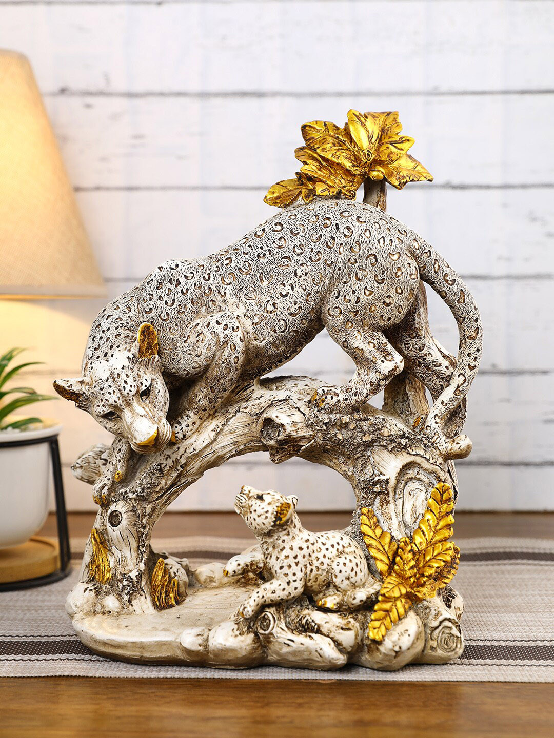 CraftVatika Panther Family Cream Polyresin Natural Living Room Large Showpiece - 5.5 Inches