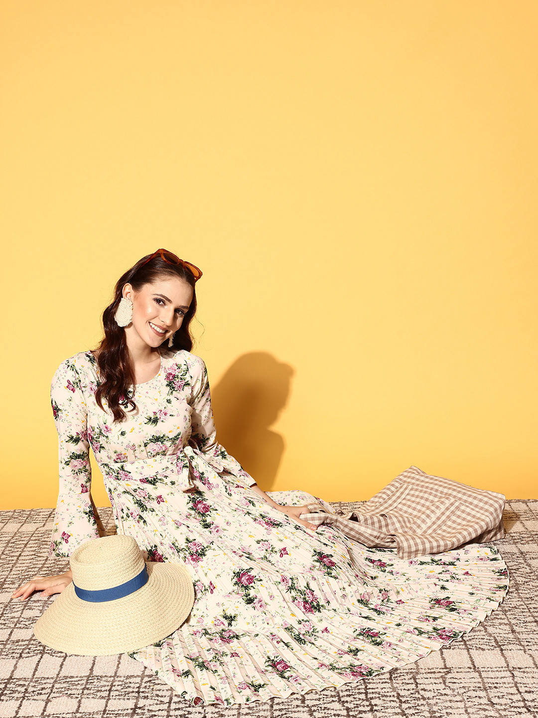 Berrylush Women Beige Floral Pleated Form Dress