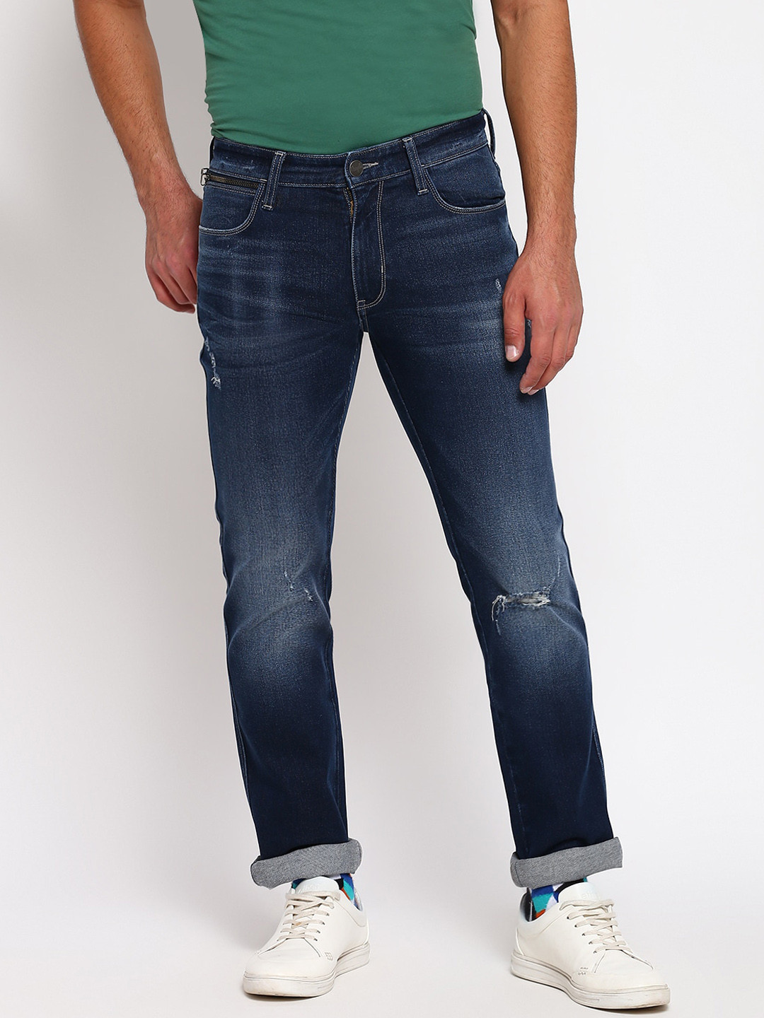 Wrangler Men Blue Mildly Distressed Light Fade Stretchable Jeans