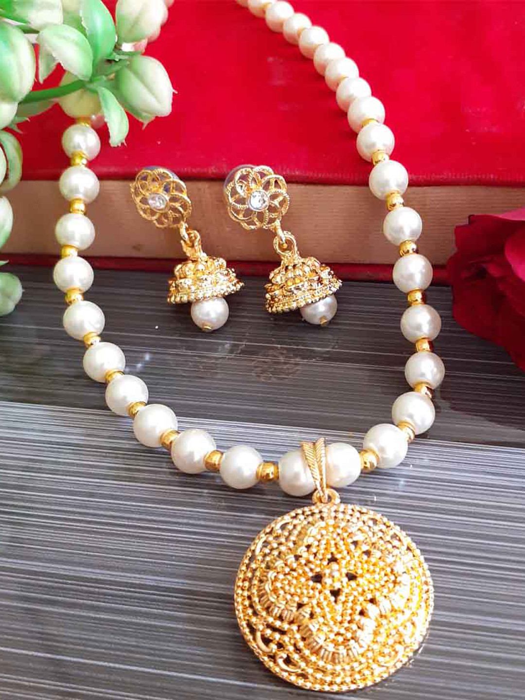 RICH AND FAMOUS Women Gold-Plated & Pearls Necklace