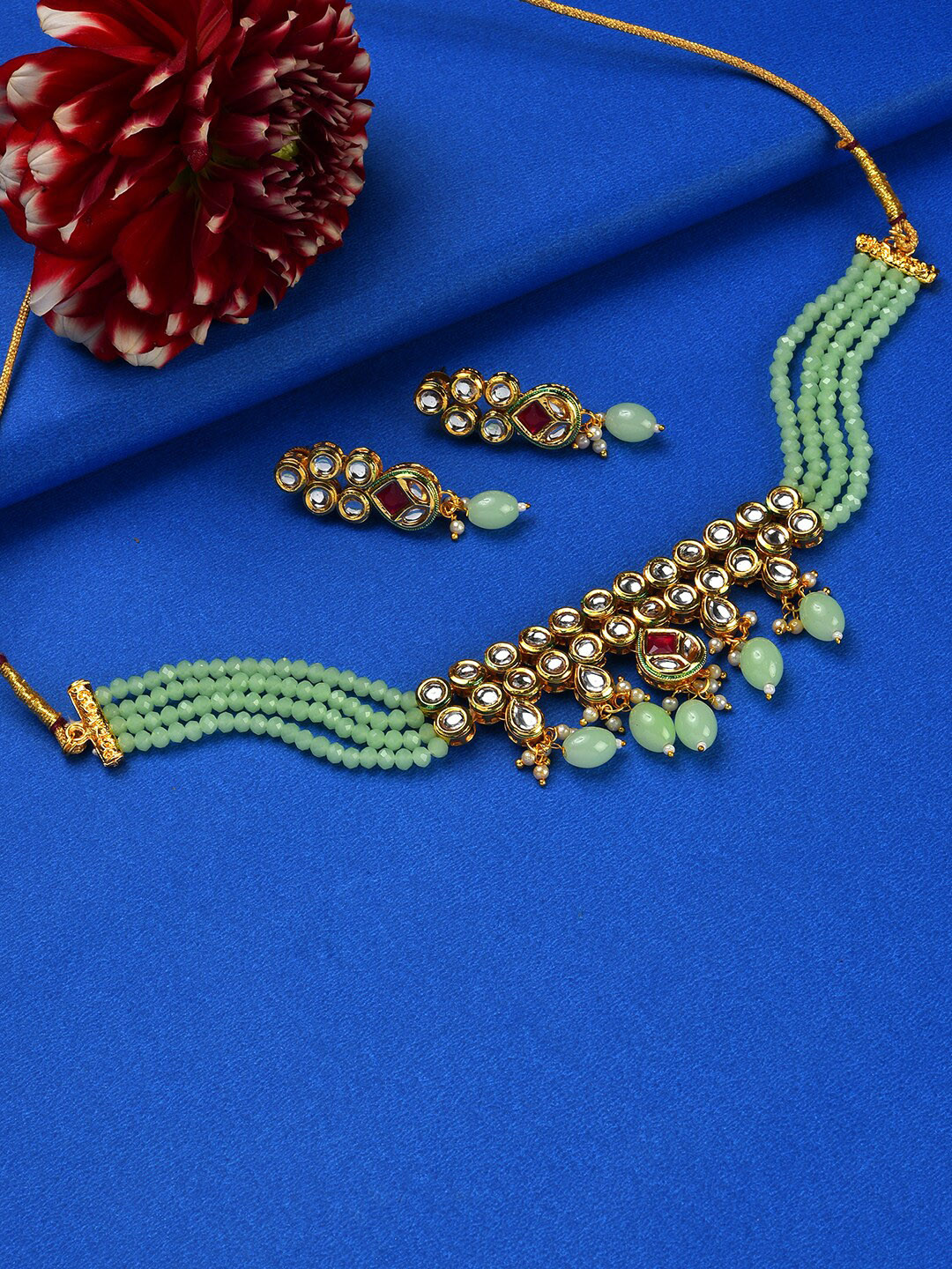 SOHI Women Gold-Plated & Green Kundan-Studded Jewellery Set