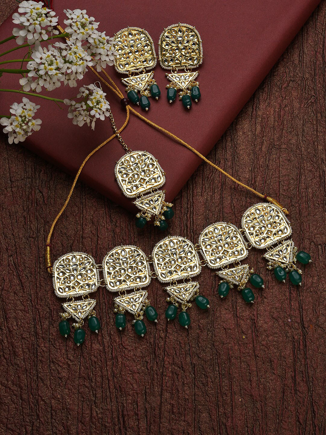 SOHI Women Green Kundan Gold Plated Necklace Set