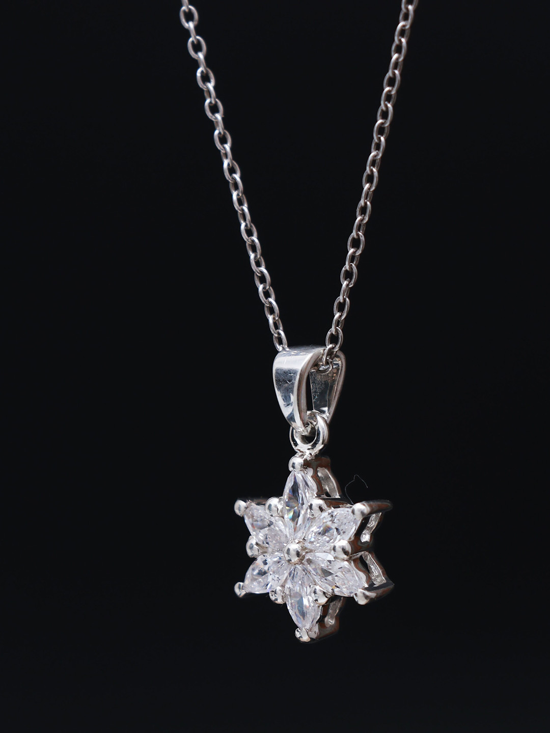HIFLYER JEWELS Sterling Silver Cubic Zircon Studded Floral Pendant 925 Hallmarked