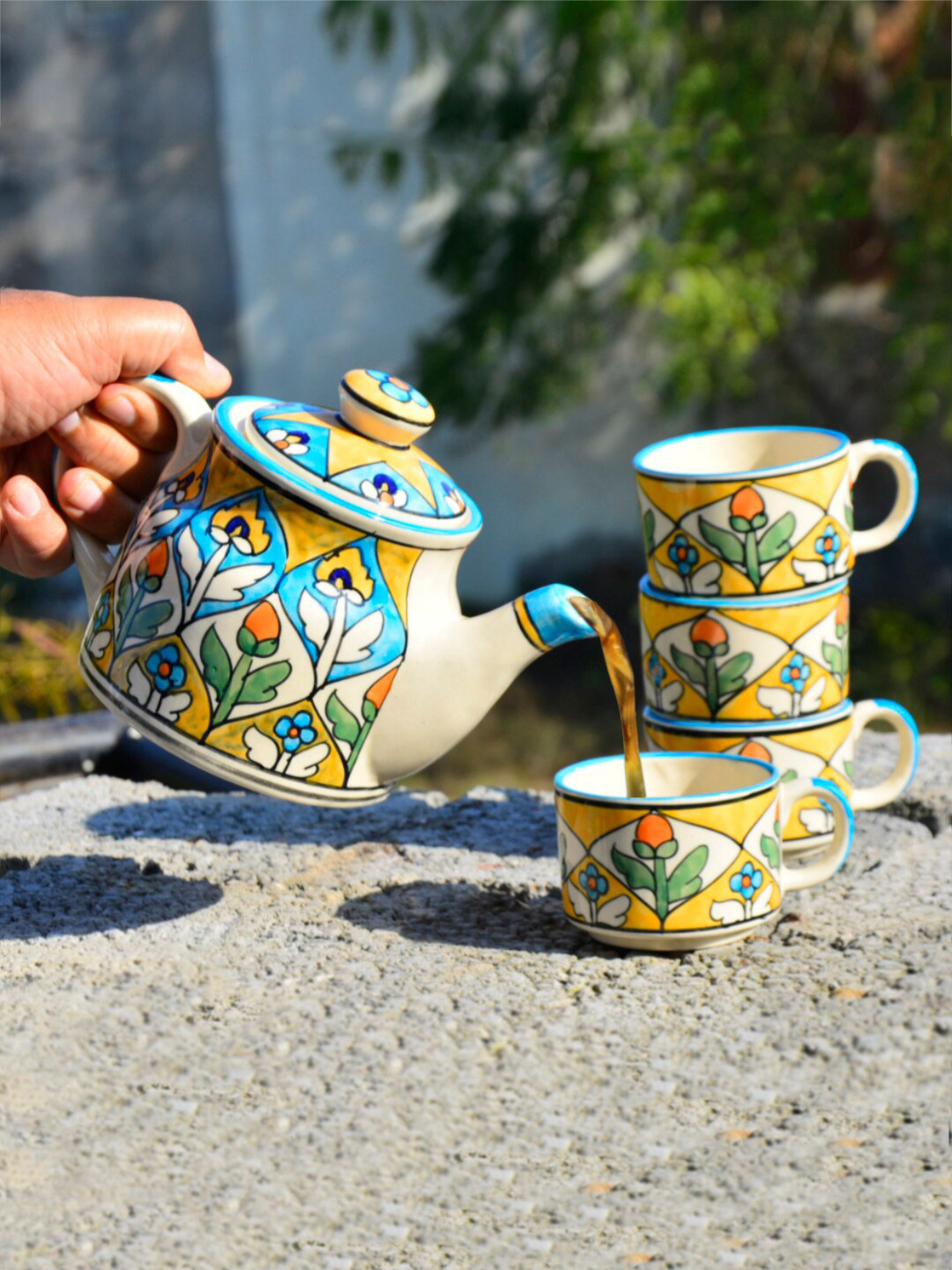 StyleMyWay Blue & White Floral Printed Ceramic Glossy Kettle Set of Cups and Mugs