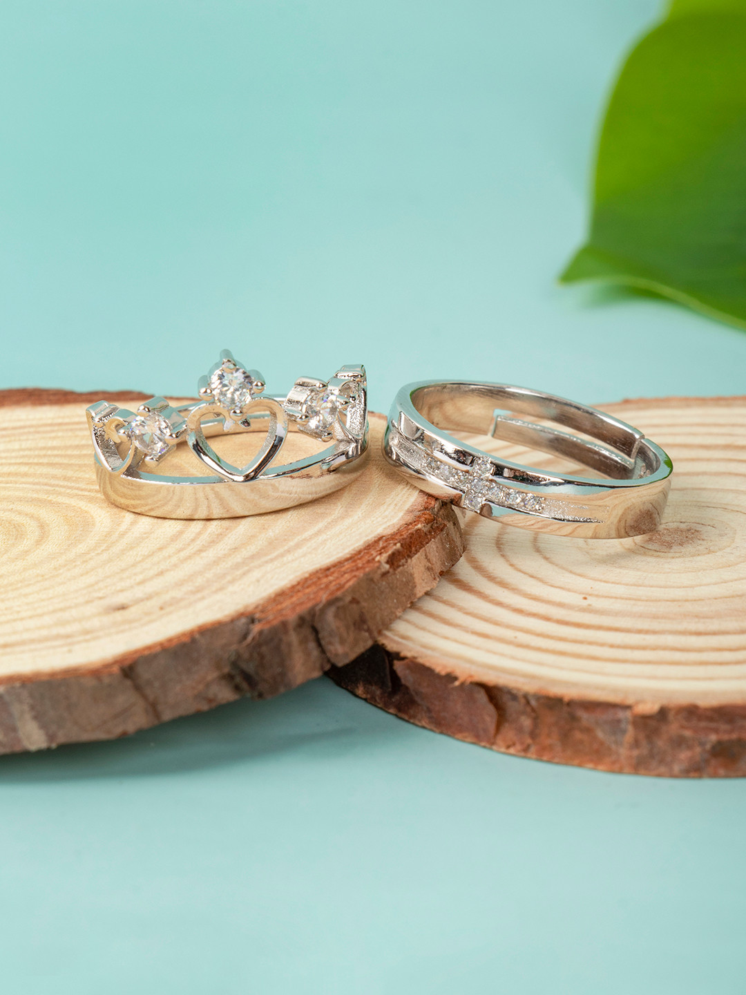 Arendelle Set Of 2 Silver-Plated White Stone-Studded Couple Finger Ring