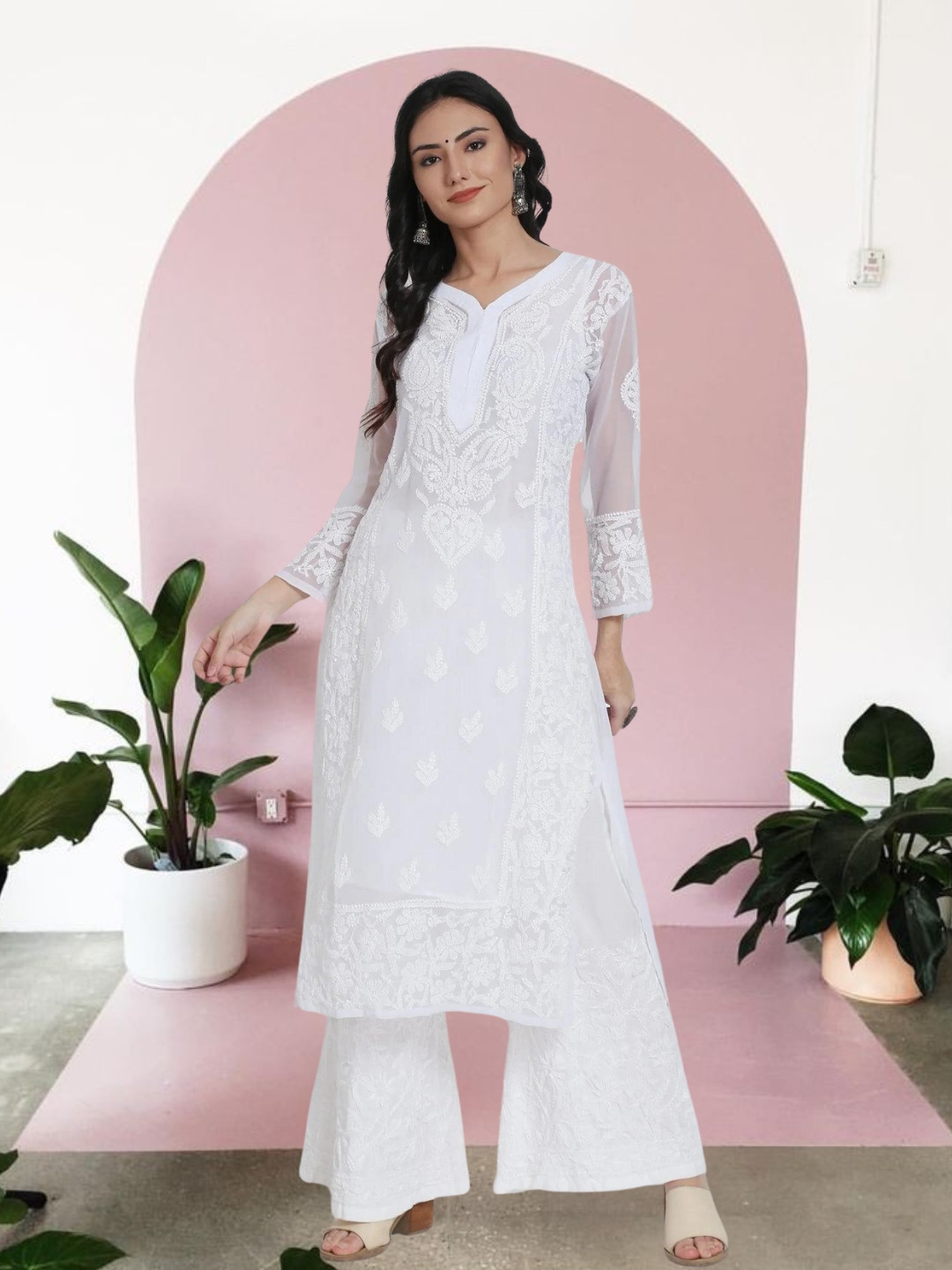 PARAMOUNT CHIKAN White Ethnic Motifs Embroidered Chikankari Kurta