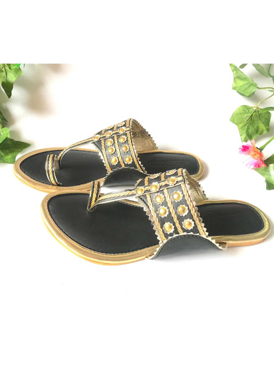 Sole House Women Black & Tan Self Design One Toe Flats