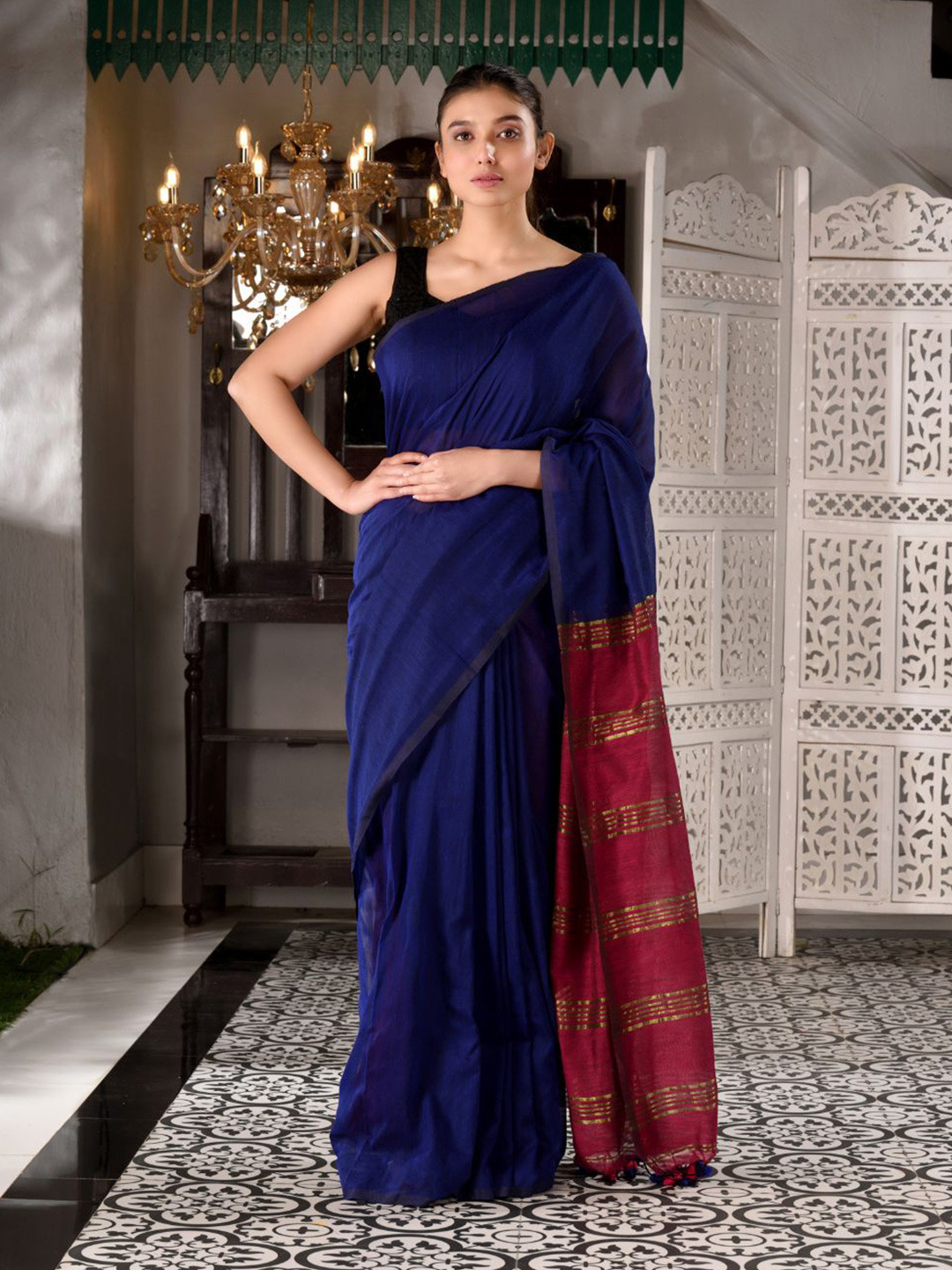 Charukriti Blue & Maroon Colourblocked Pure Cotton Saree