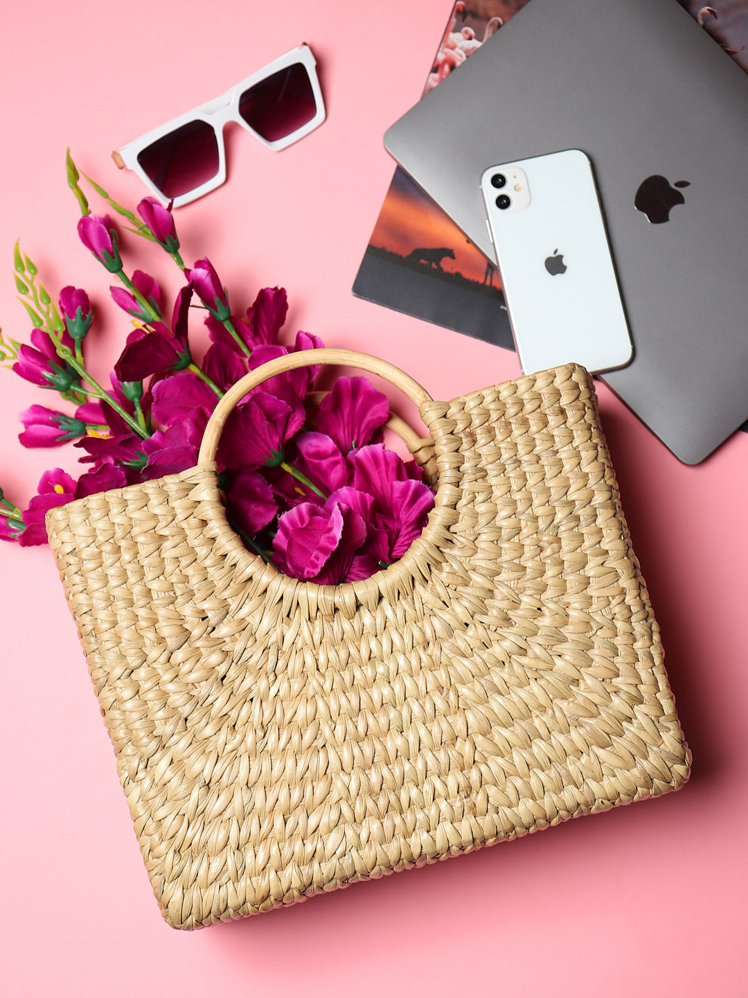 HABERE INDIA Beige Multipurpose Eco Friendly Dry Grass Storage Straw Fruit Basket