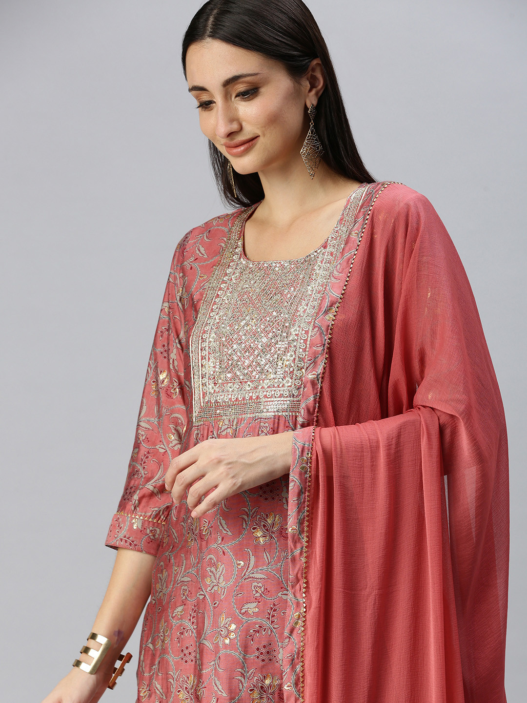 SHOWOFF Women PeacH Floral Three-Quarter Sleeves Round Neck Sequinned Straight Kurta Sets