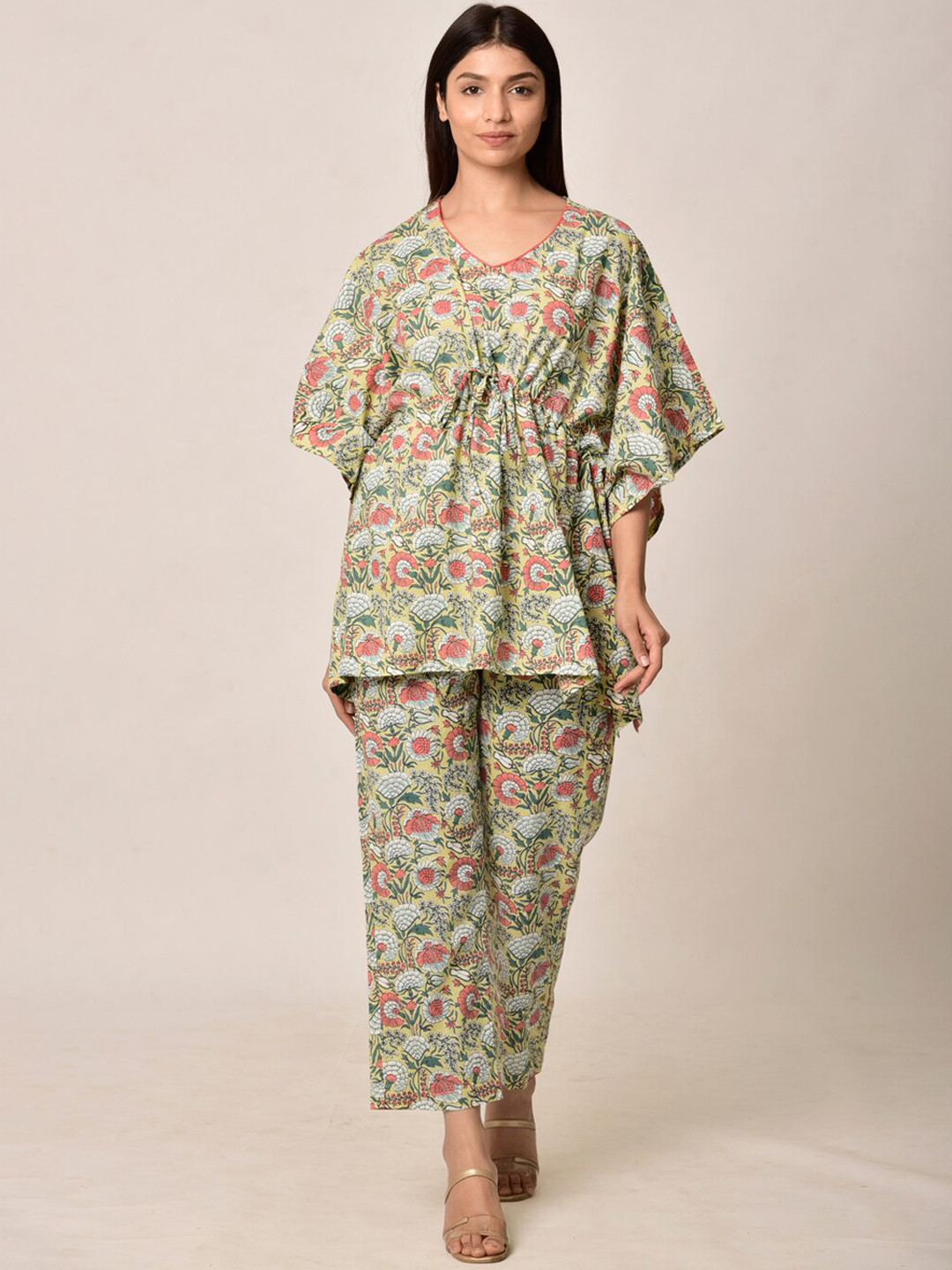 Ikk Kudi by Seerat Women Green & Pink Printed Pure Cotton Night suit
