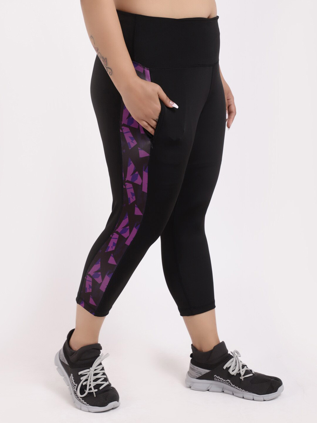 STUDIOACTIV Women Plus Size Black & Purple Printed Capris