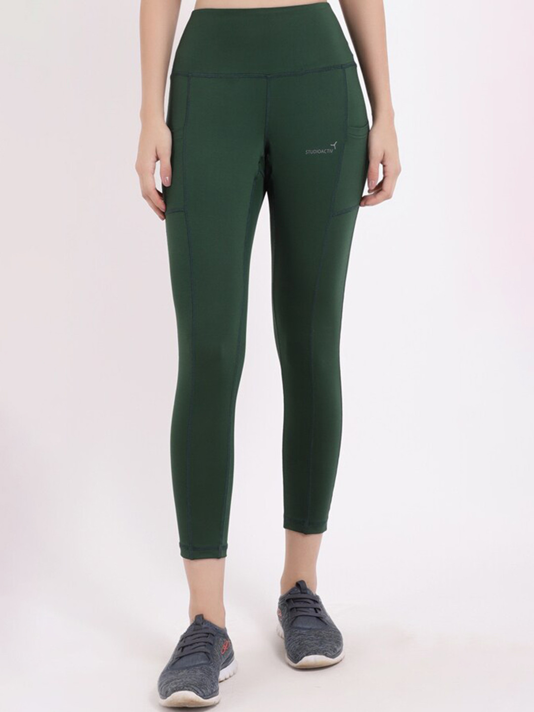 STUDIOACTIV Women Green Solid Sports Tights