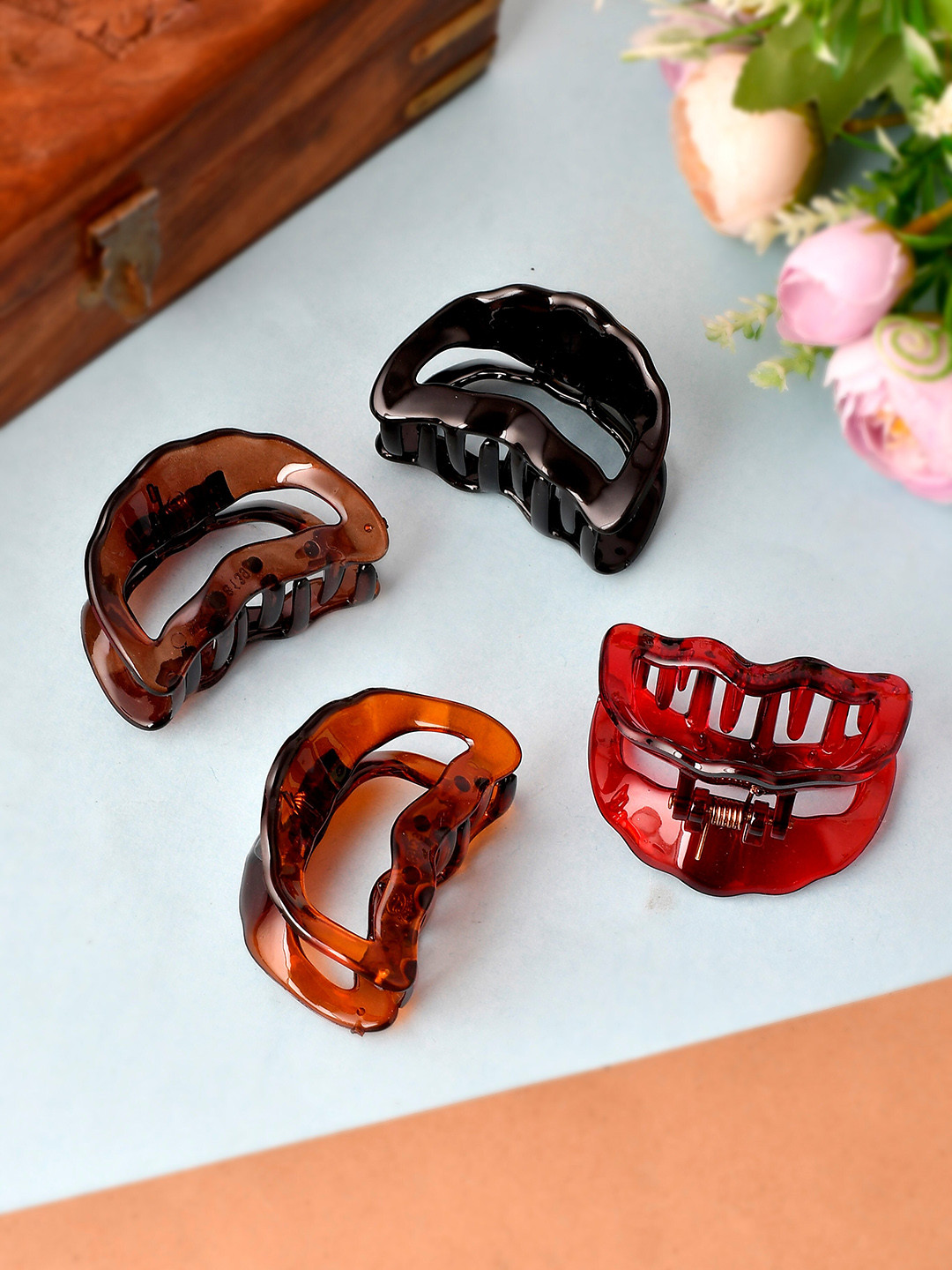 Silvermerc Designs Women Multi Color Pack Of 4 Claw Clips