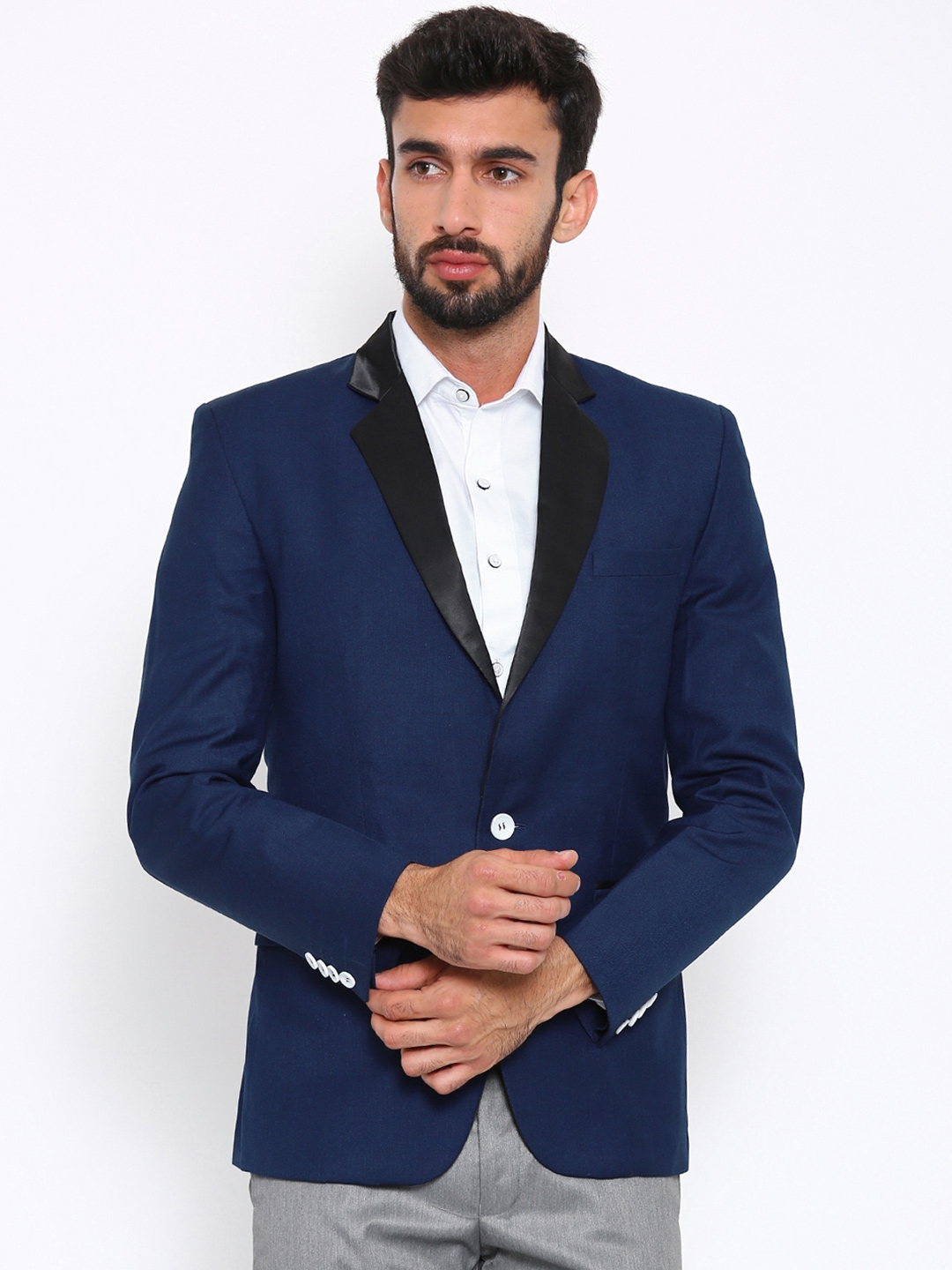 Buy online Blue Solid Single Breasted Formal Blazer from Blazers for Men by  Tahvo for ₹1899 at 62% off