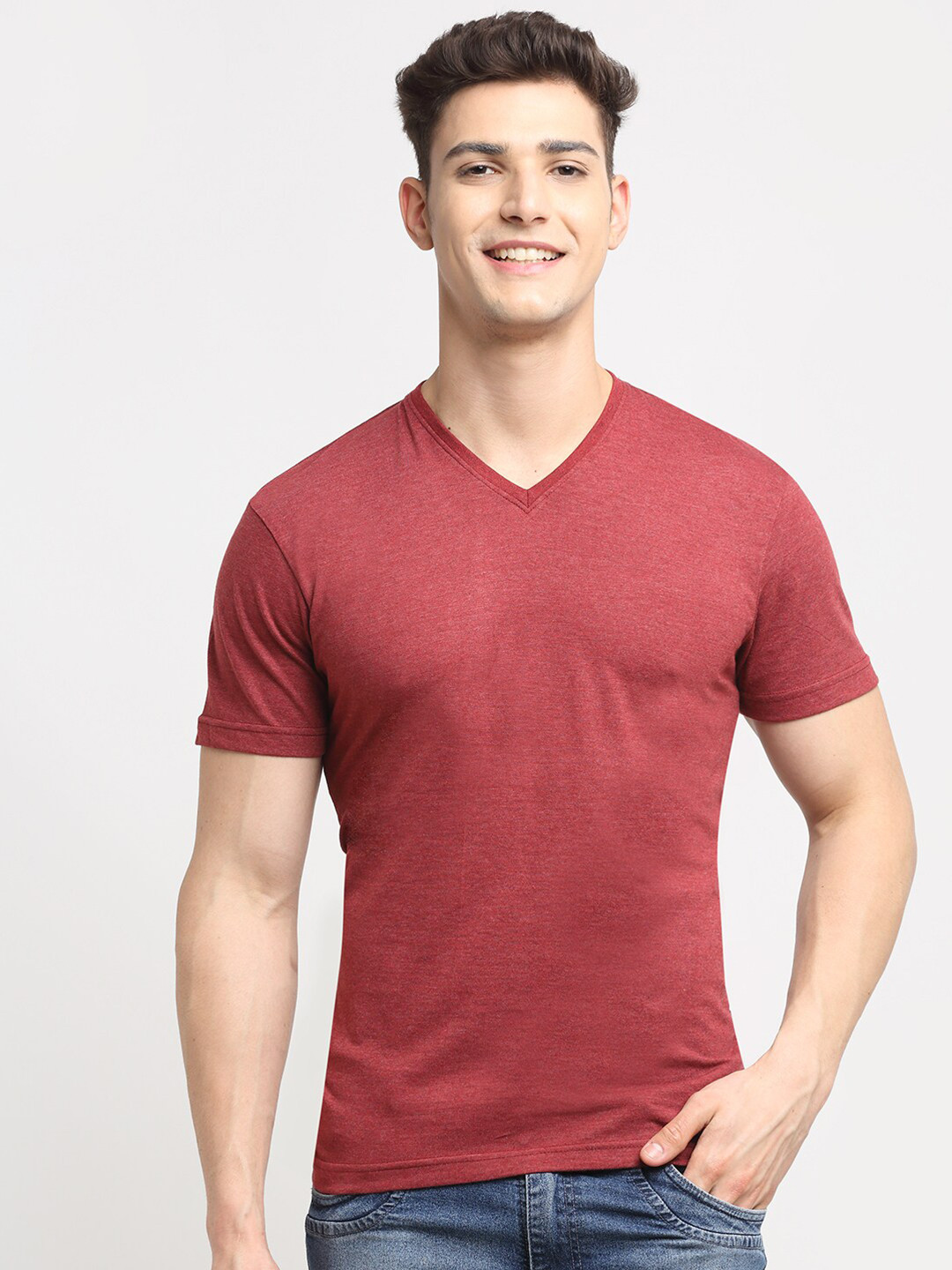 Friskers Men Maroon Solod Cotton V-Neck T-shirt