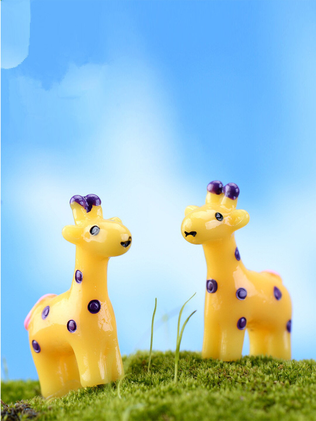 TAYHAA Set Of 12 Yellow Deer Garden Accessories