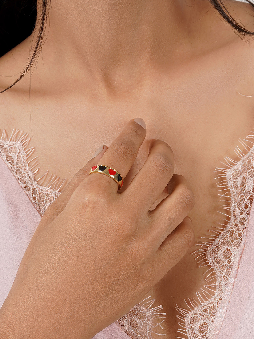 JOKER & WITCH Gold-Toned & Red Heart Finger Ring
