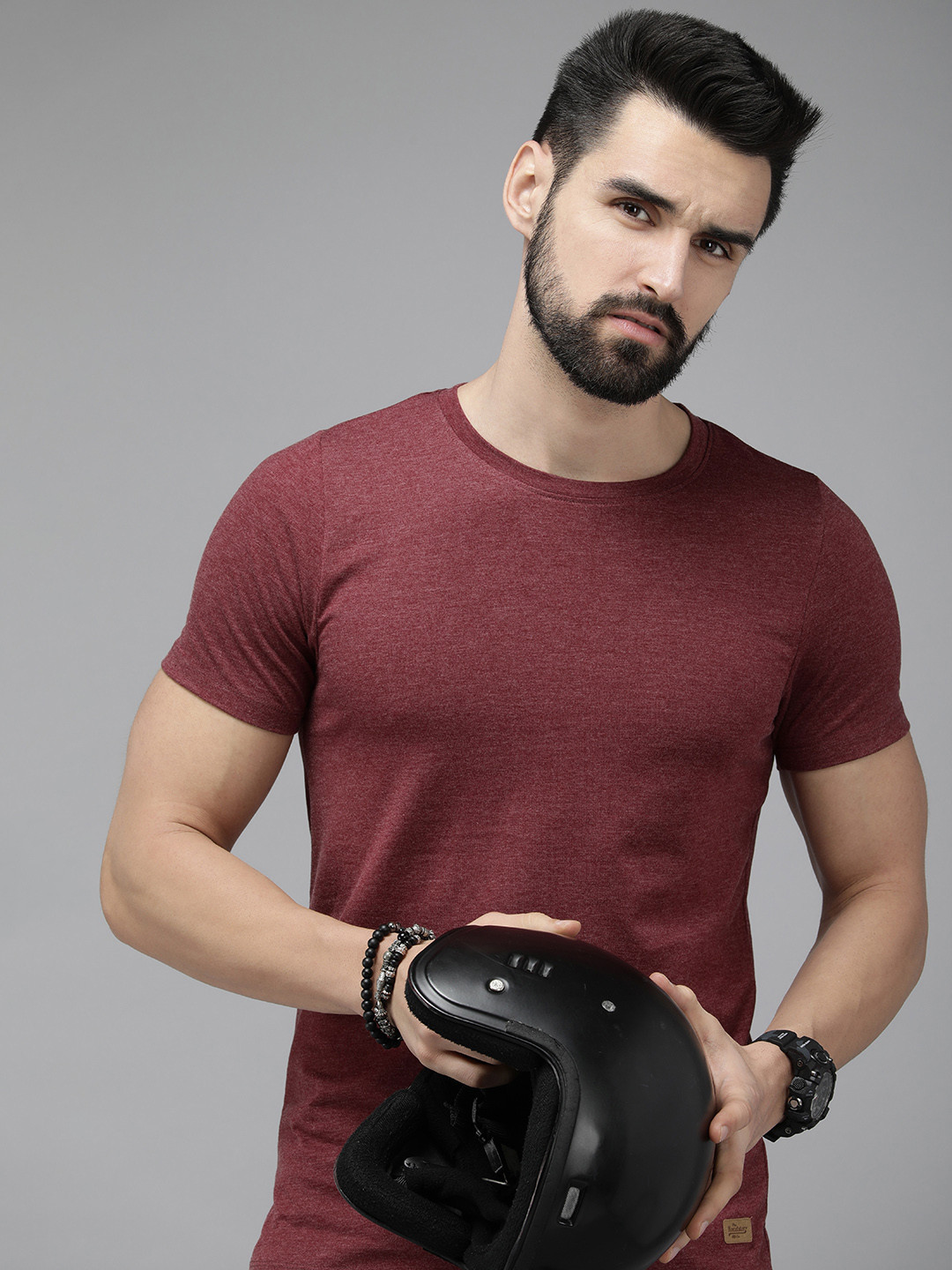 The Roadster Lifestyle Co Men Maroon Solid Round-Neck Casual T-shirt