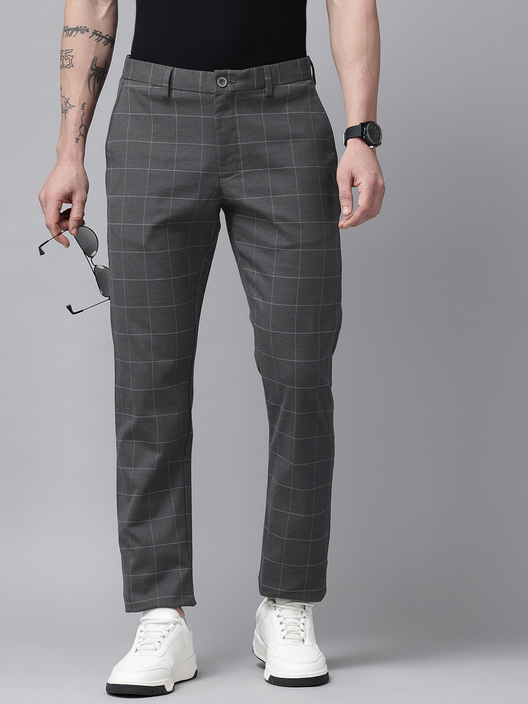 Blackberrys Men Checked Mid-Rise Tapered Fit Chinos Trousers