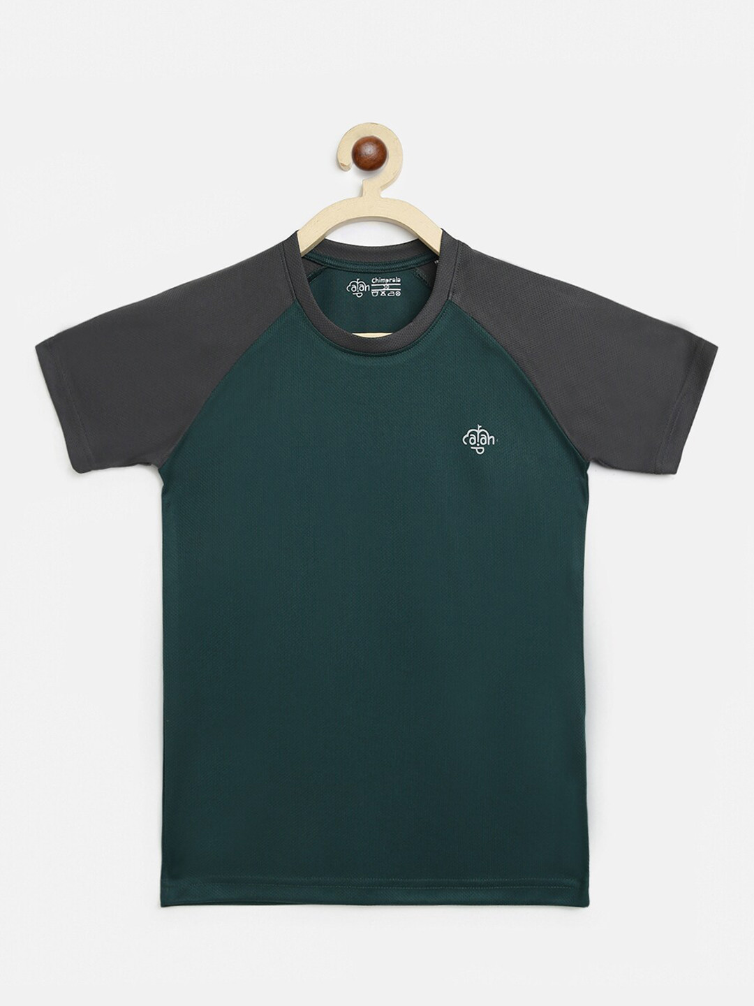 CHIMPRALA Boys Green Colourblocked Outdoor T-shirt