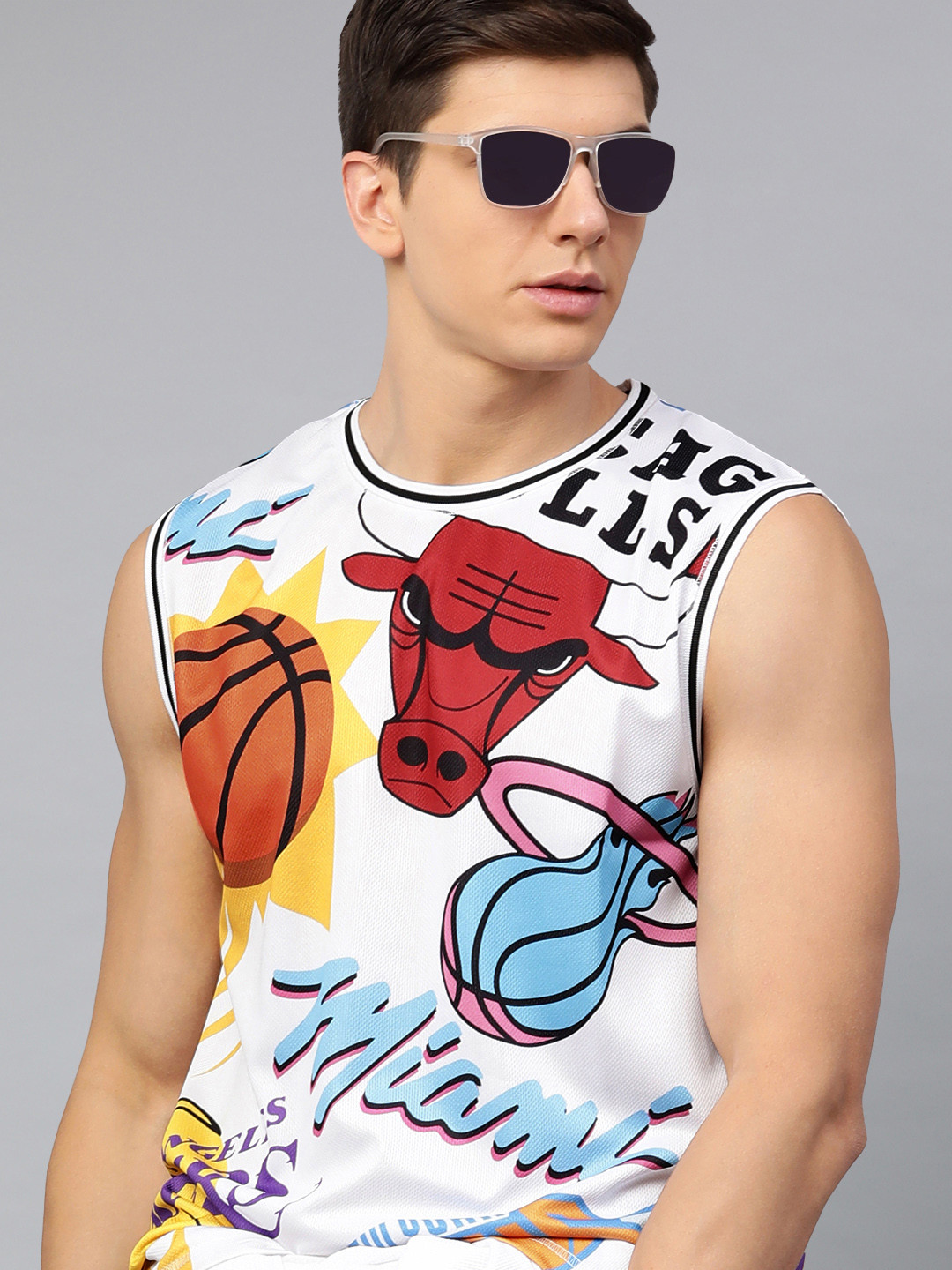 NBA Men White & Red NBA Logo Mash Sleeveless Vest
