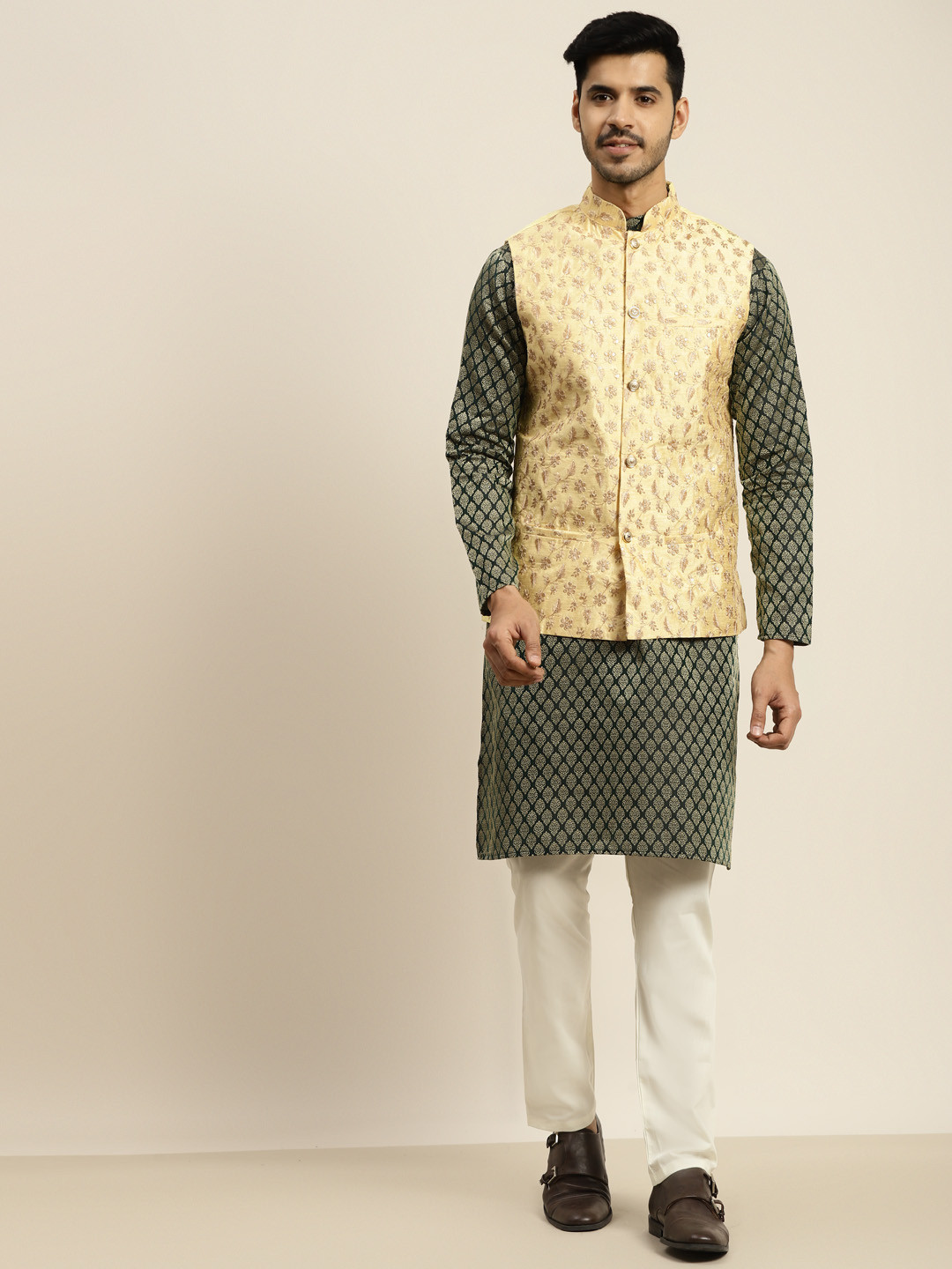 SOJANYA Men Green Kurta with Churidar & Nehru Jacket