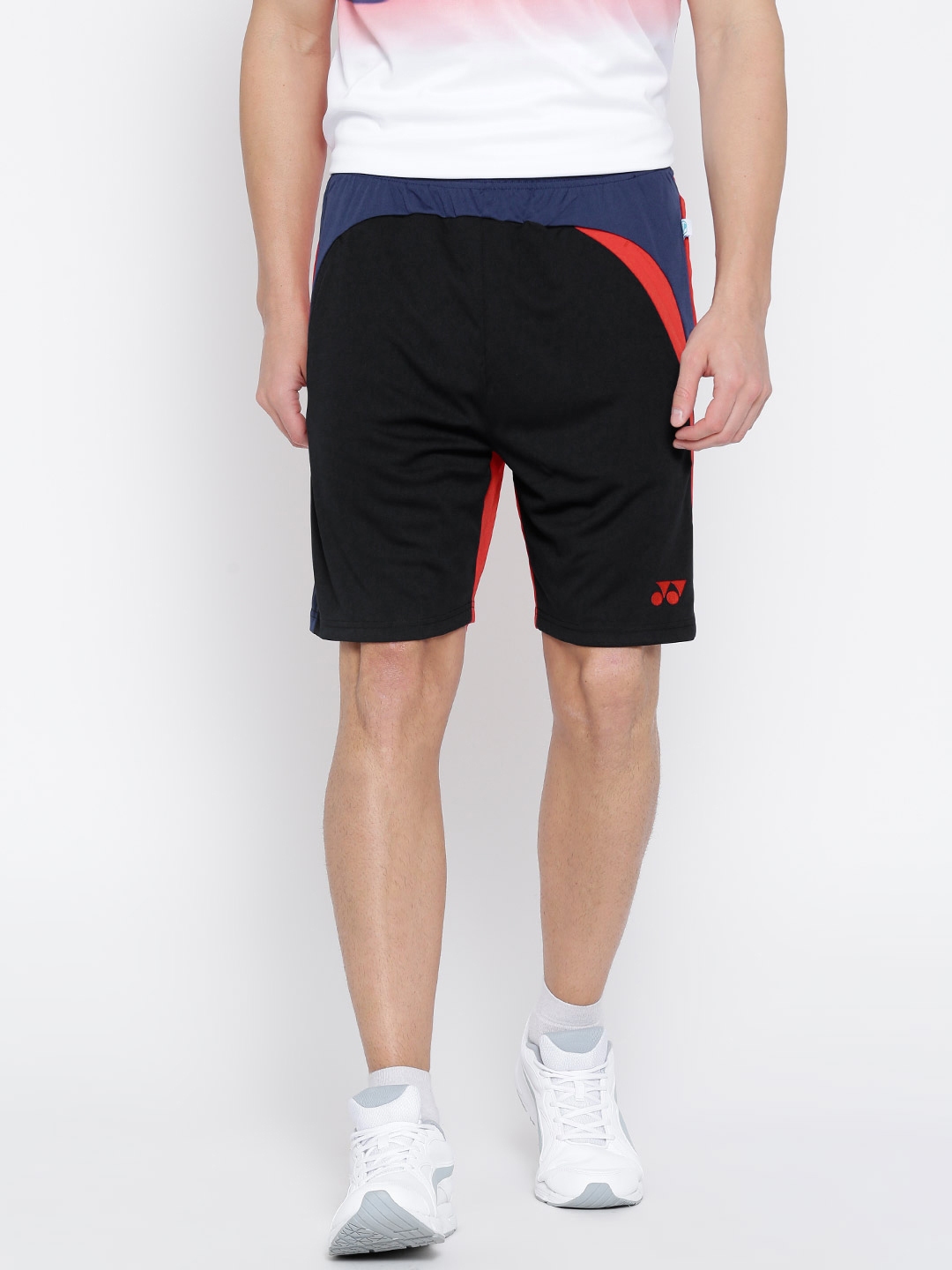 YONEX Men Black Red Solid Sports Shorts