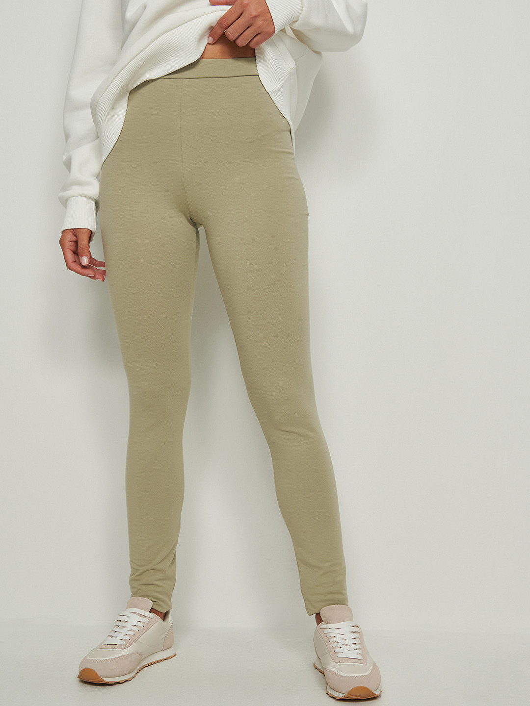 NA-KD Women Olive Green Solid Mid-Rise Tights